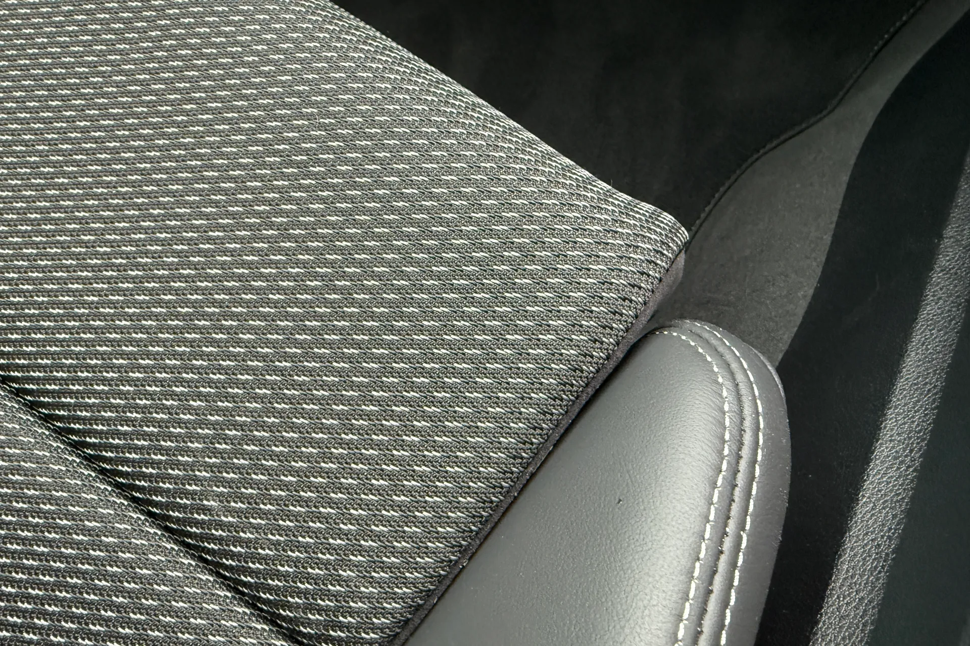 Audi Q3 thumbnail image number 35