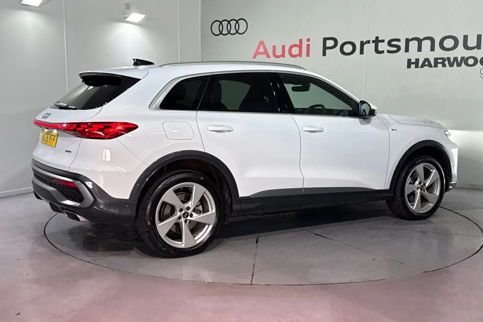 Audi Q5 thumbnail image number 10