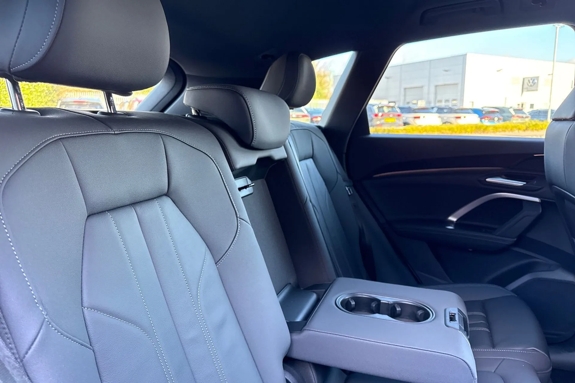 Audi Q5 thumbnail image number 25