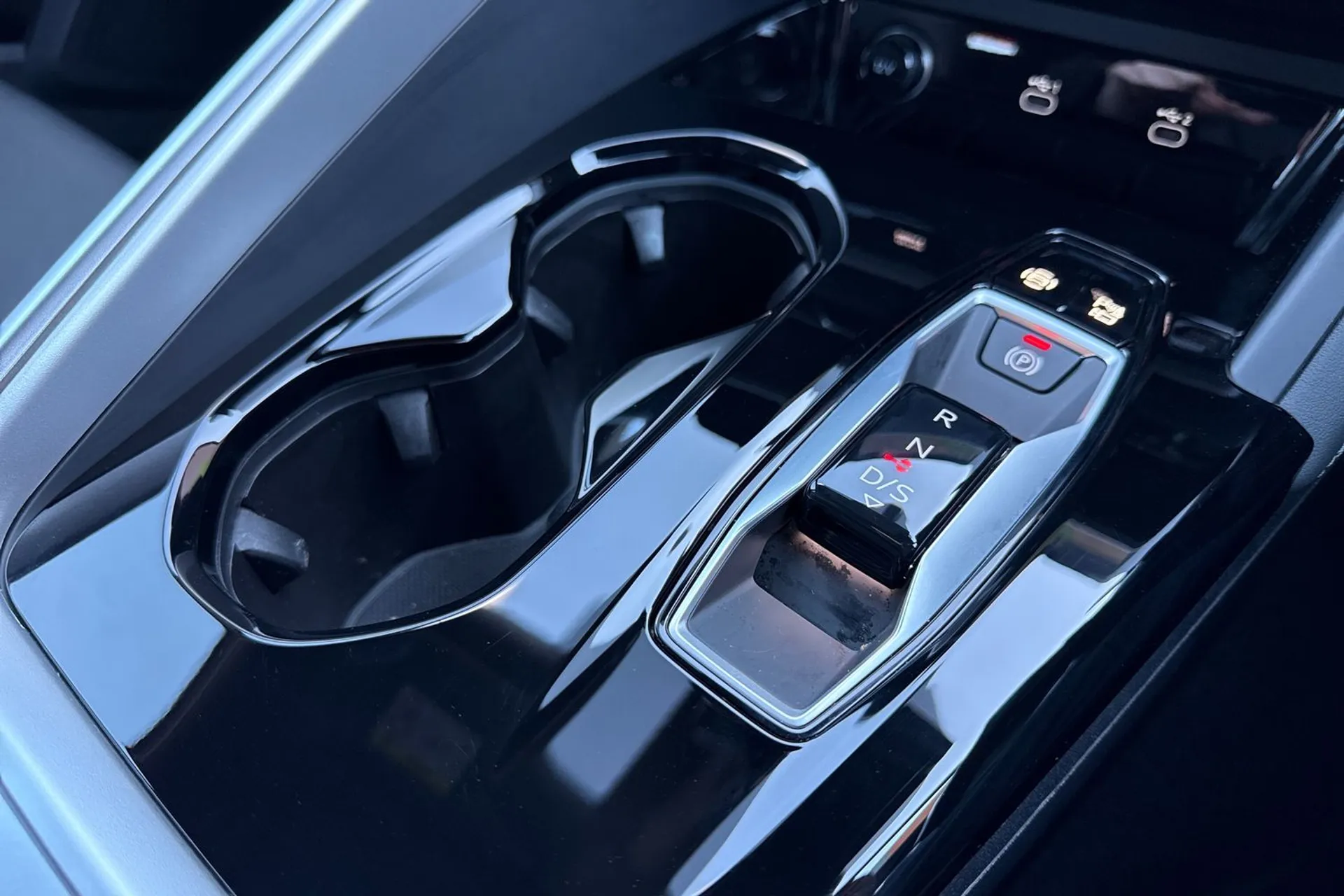 Audi Q5 thumbnail image number 24