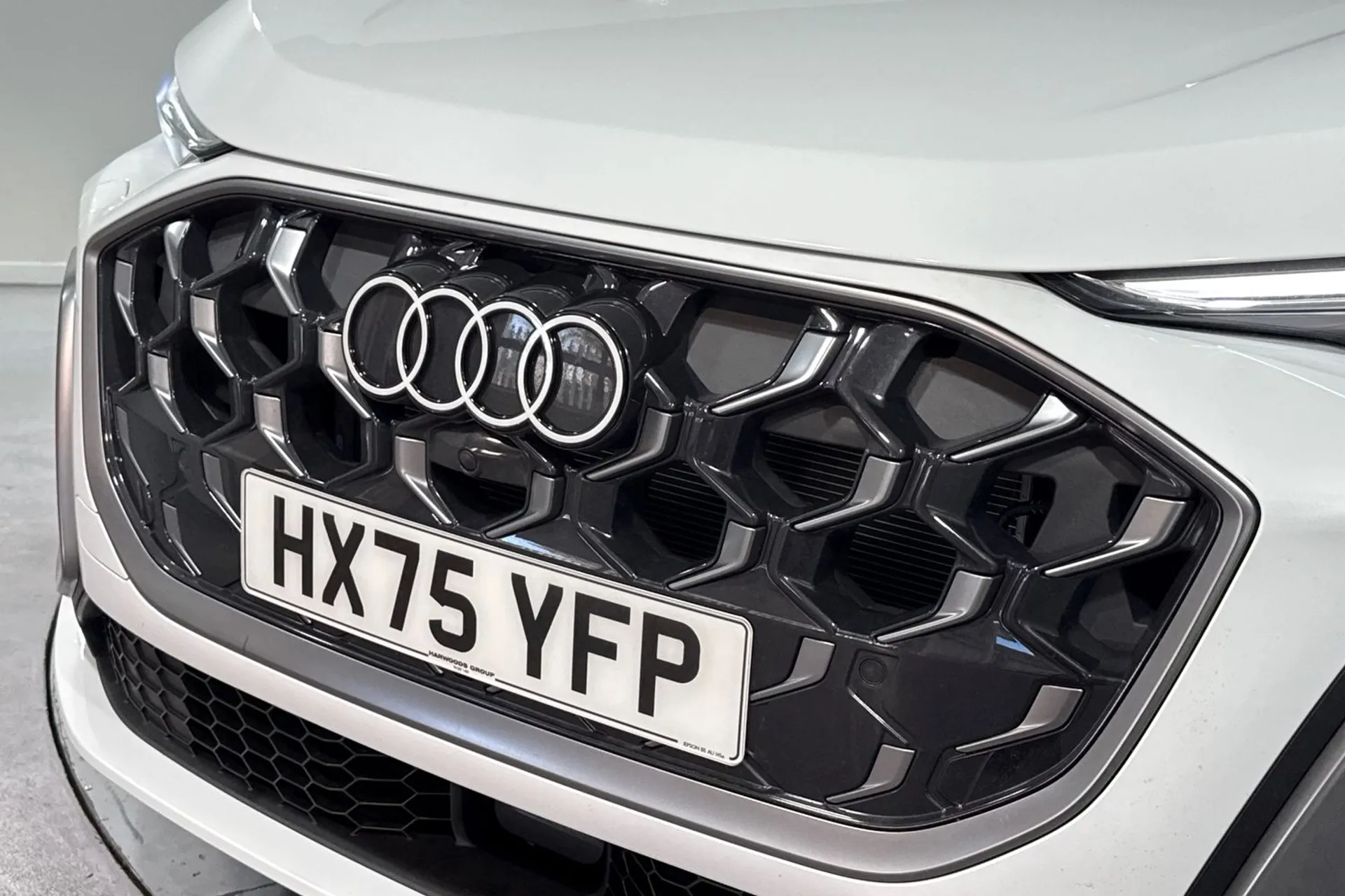 Audi Q5 thumbnail image number 9