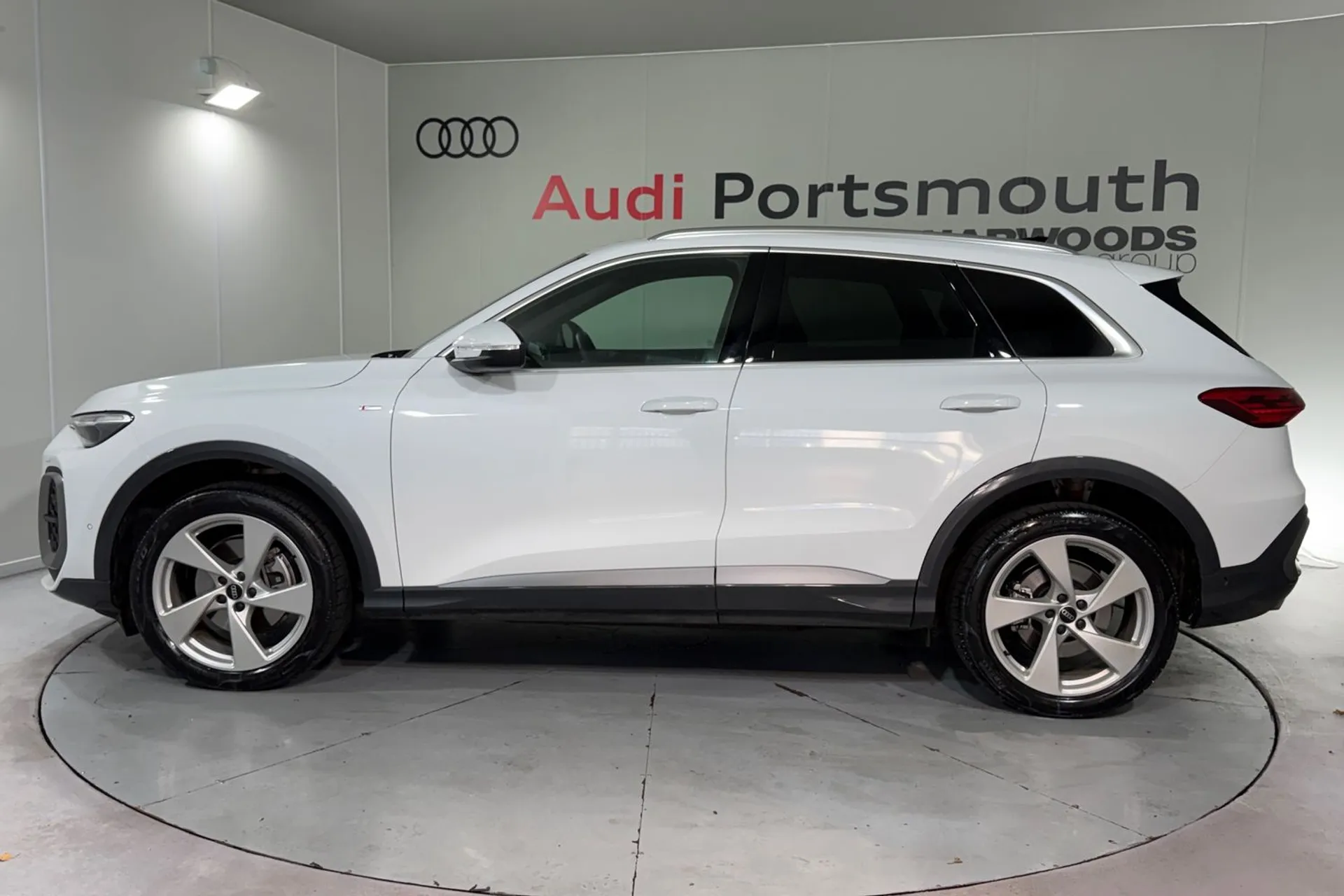 Audi Q5 thumbnail image number 12