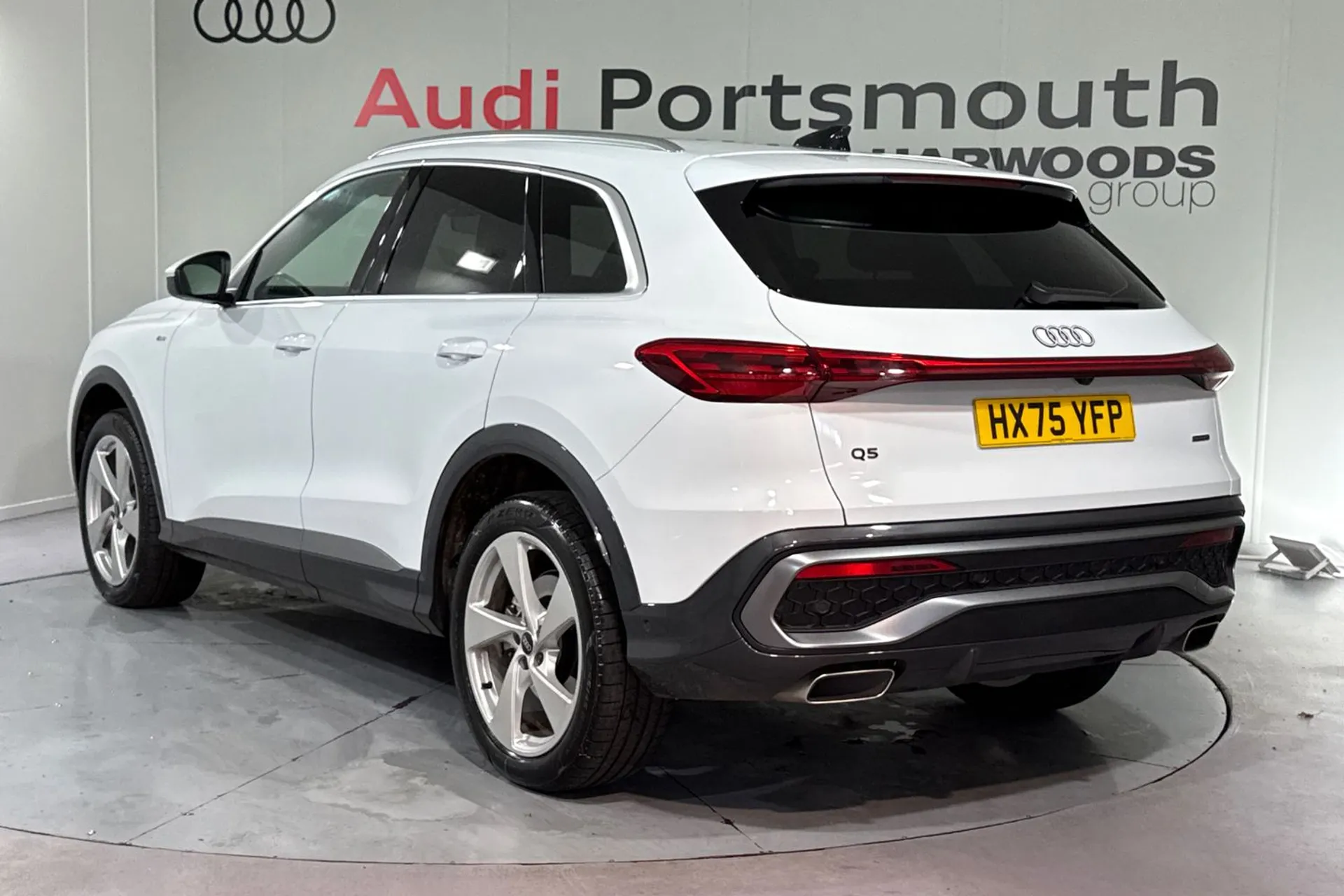 Audi Q5 thumbnail image number 11