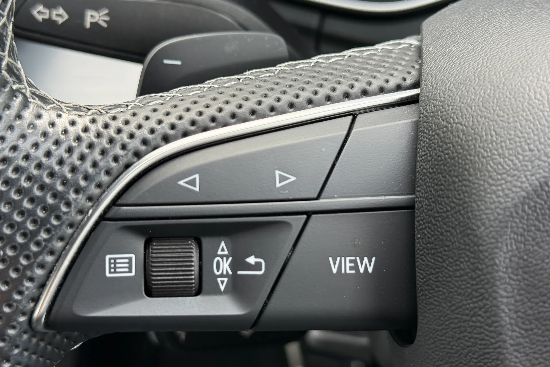 Audi Q5 thumbnail image number 16