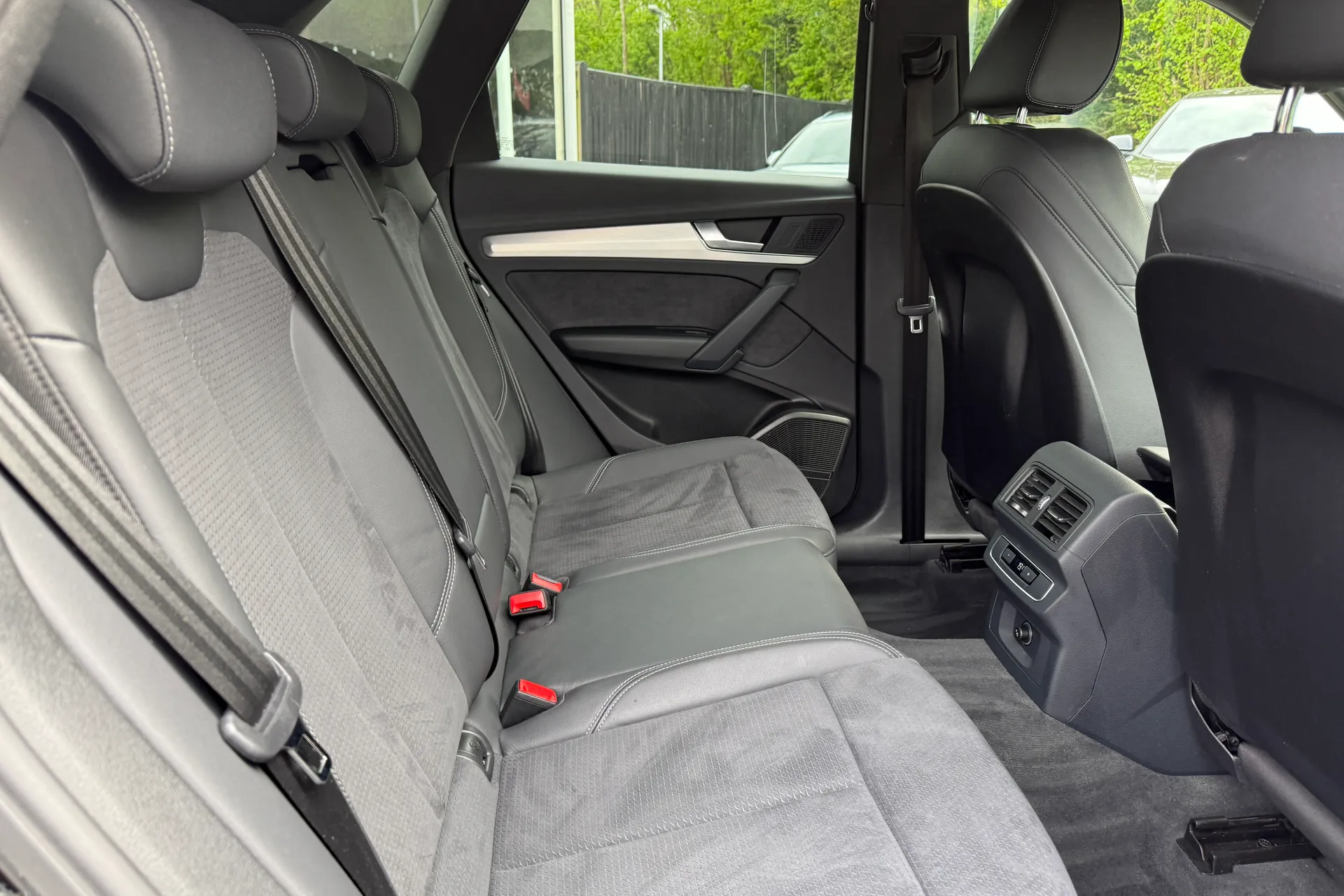 Audi Q5 thumbnail image number 38