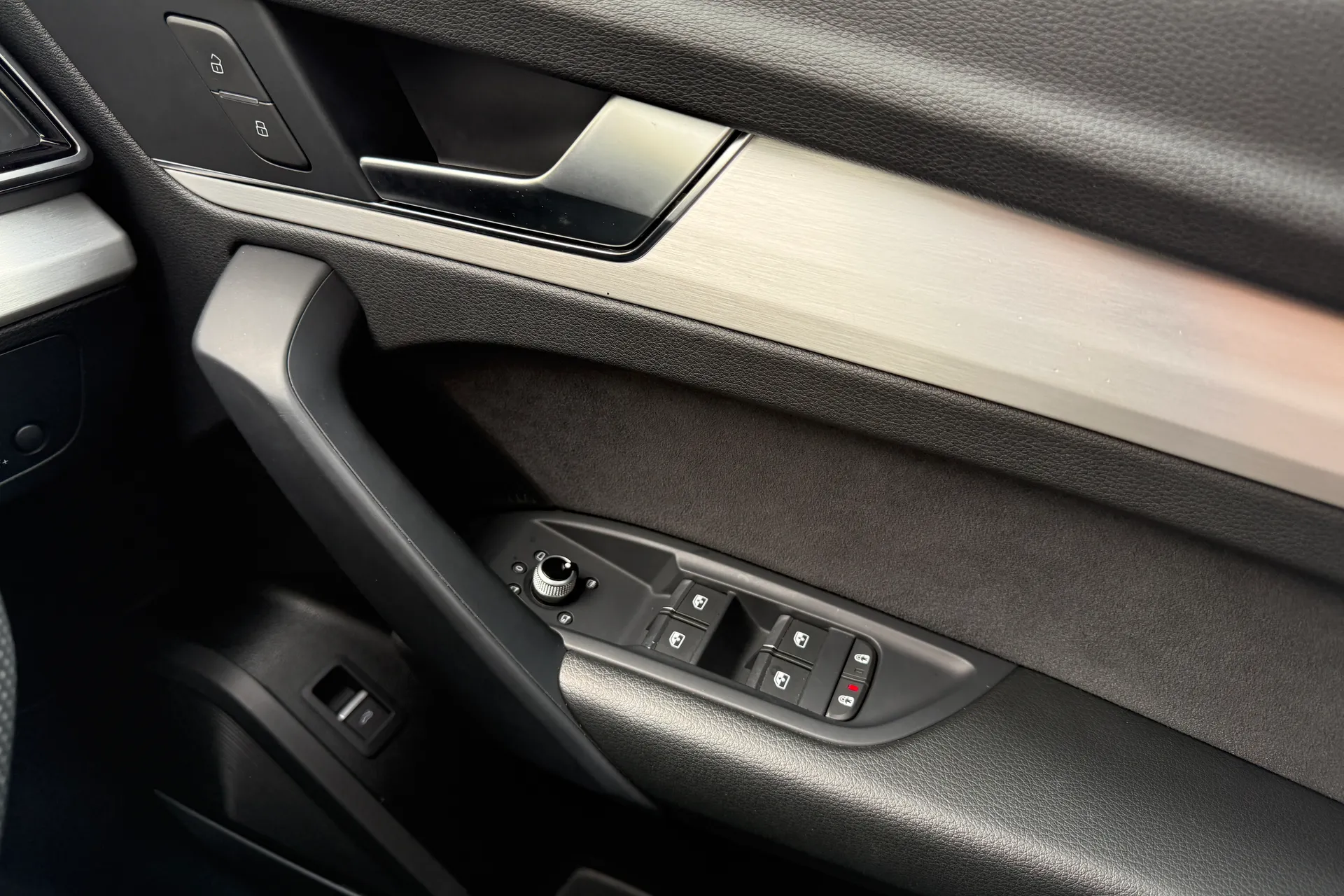 Audi Q5 thumbnail image number 28