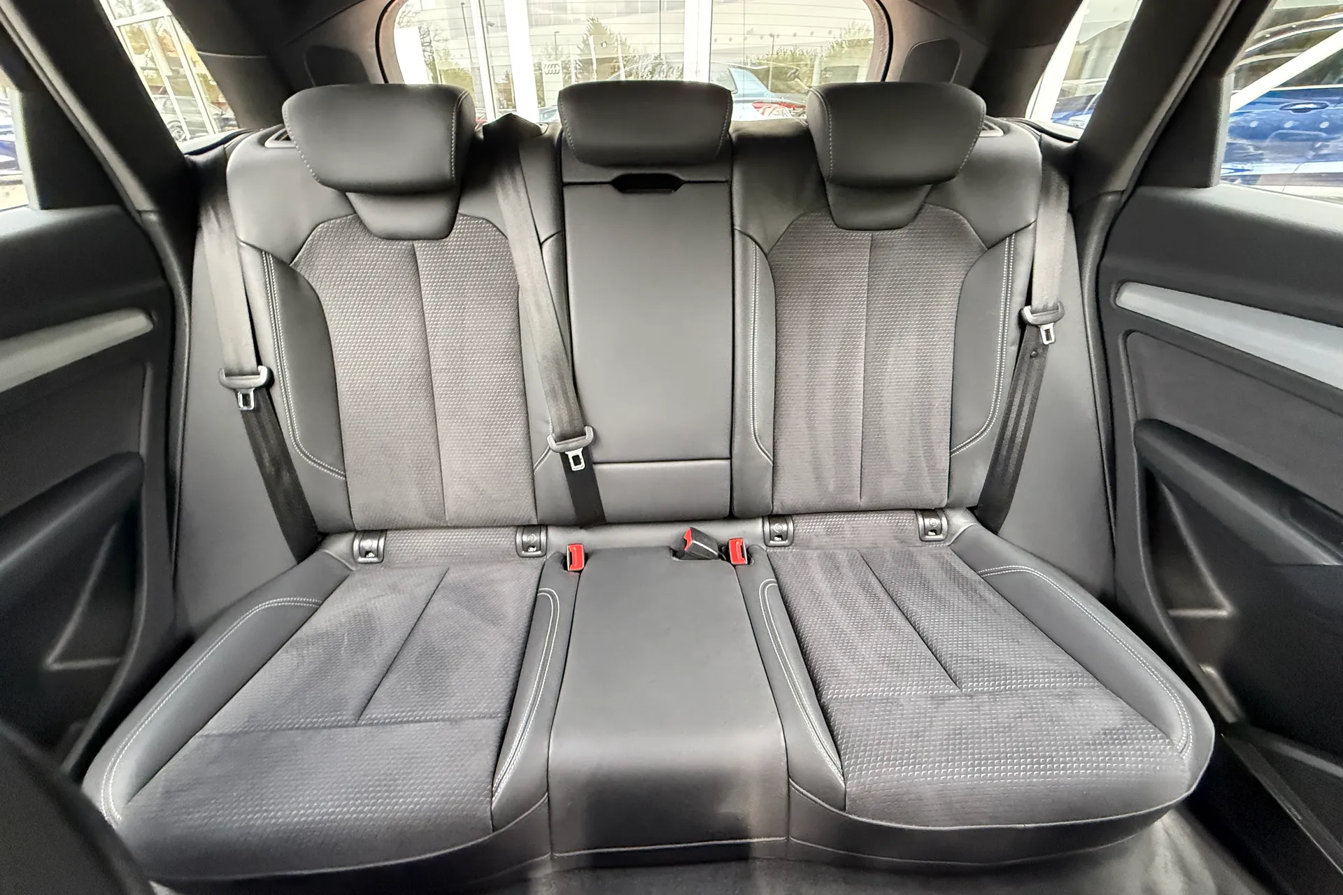 Audi Q5 thumbnail image number 25