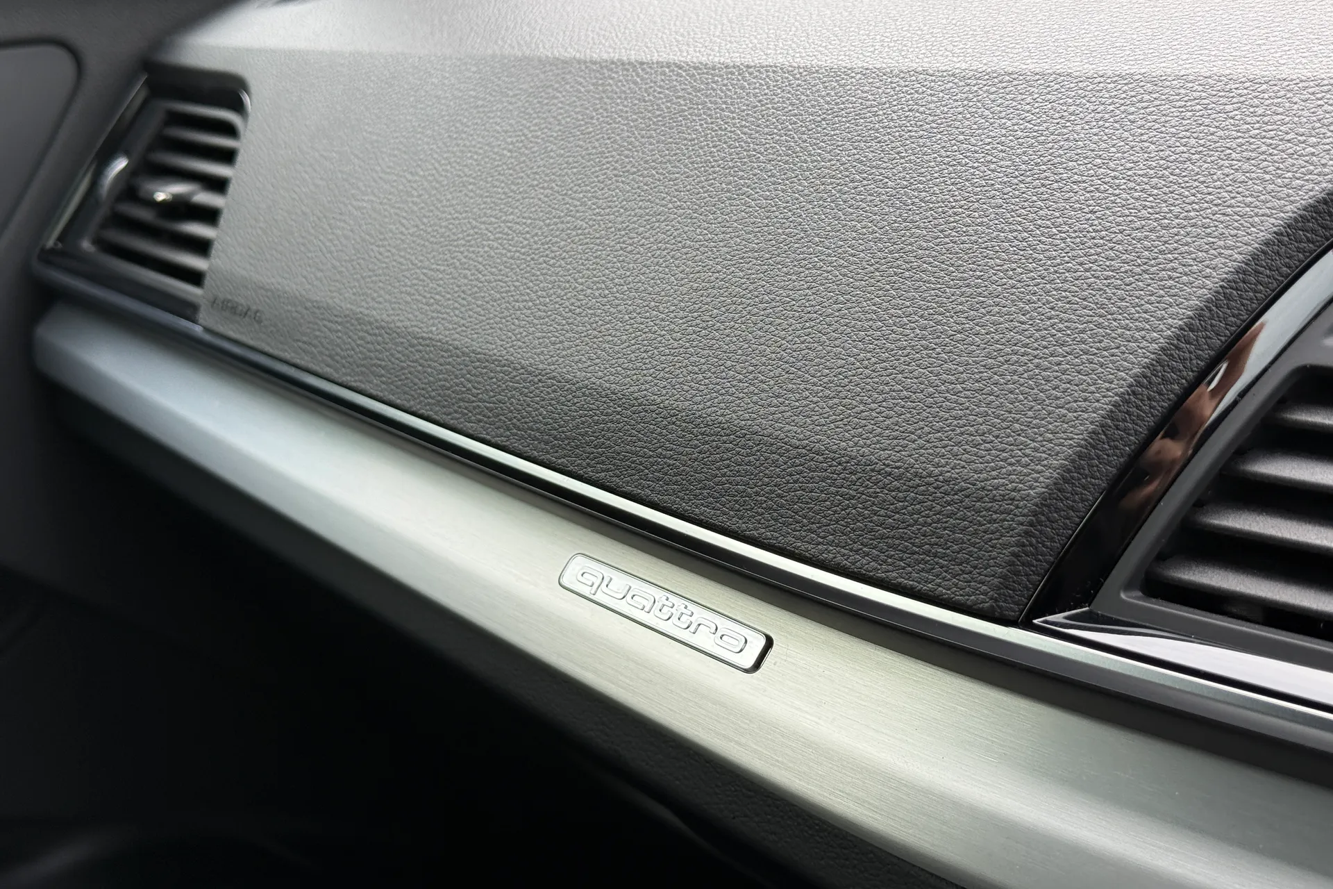 Audi Q5 thumbnail image number 21