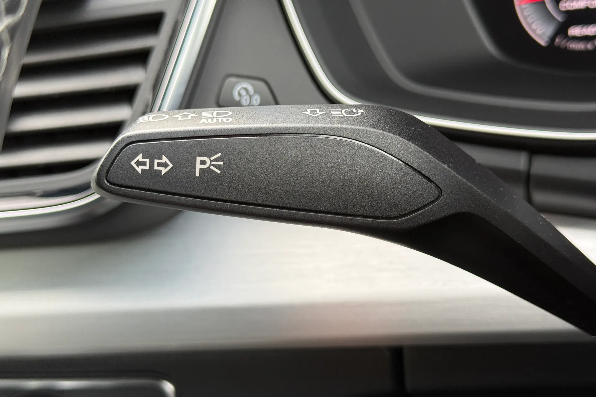 Audi Q5 thumbnail image number 14