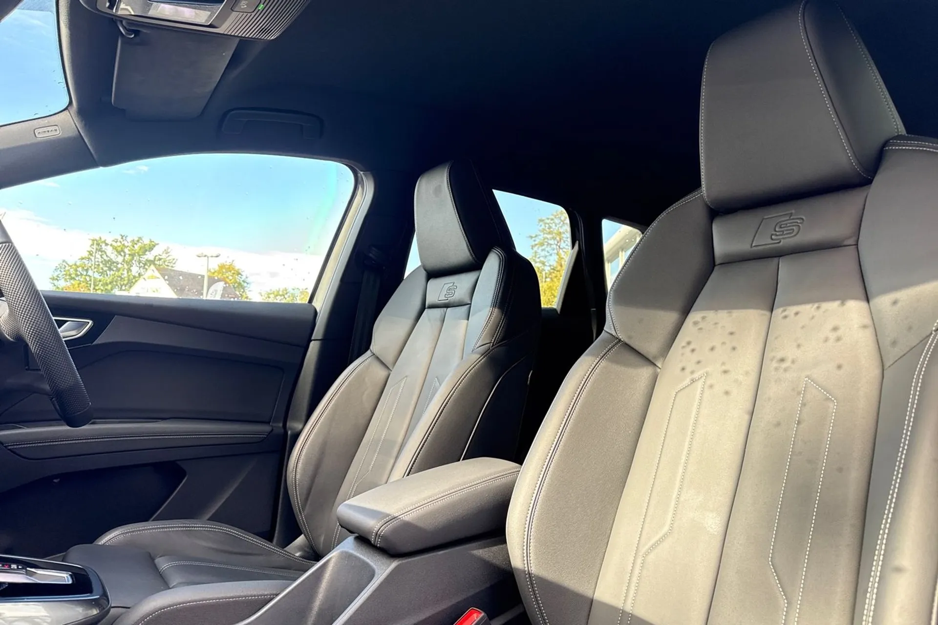 Audi Q4 thumbnail image number 29