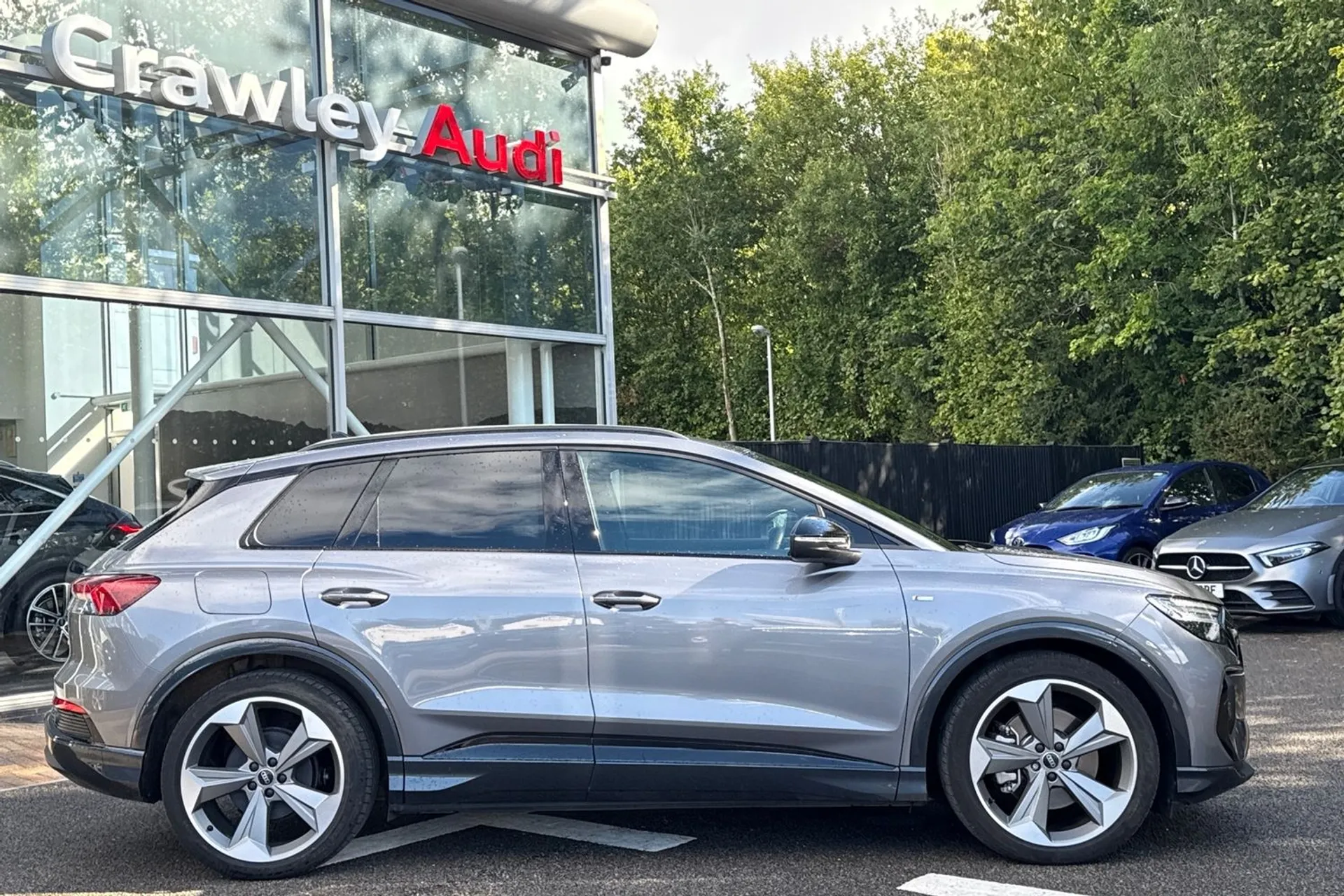 Audi Q4 thumbnail image number 2