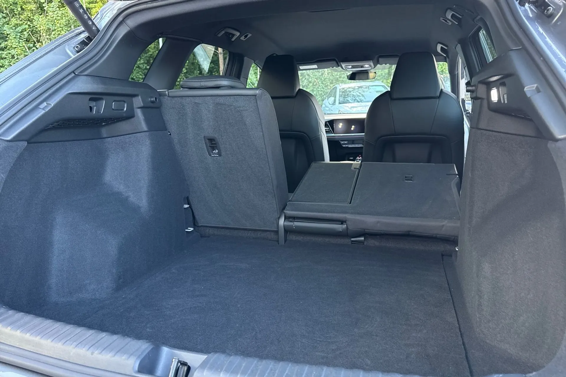 Audi Q4 thumbnail image number 21