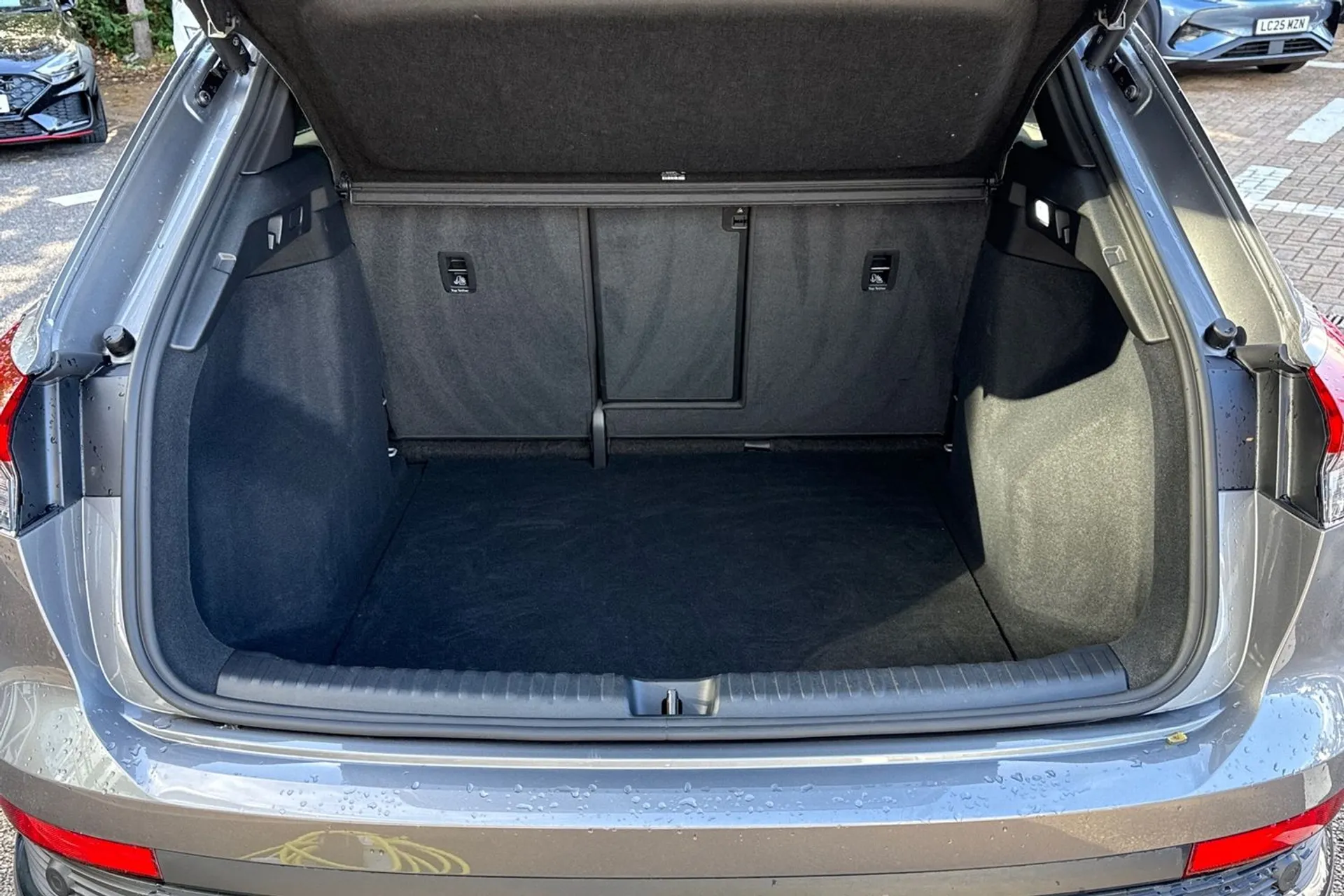 Audi Q4 thumbnail image number 19