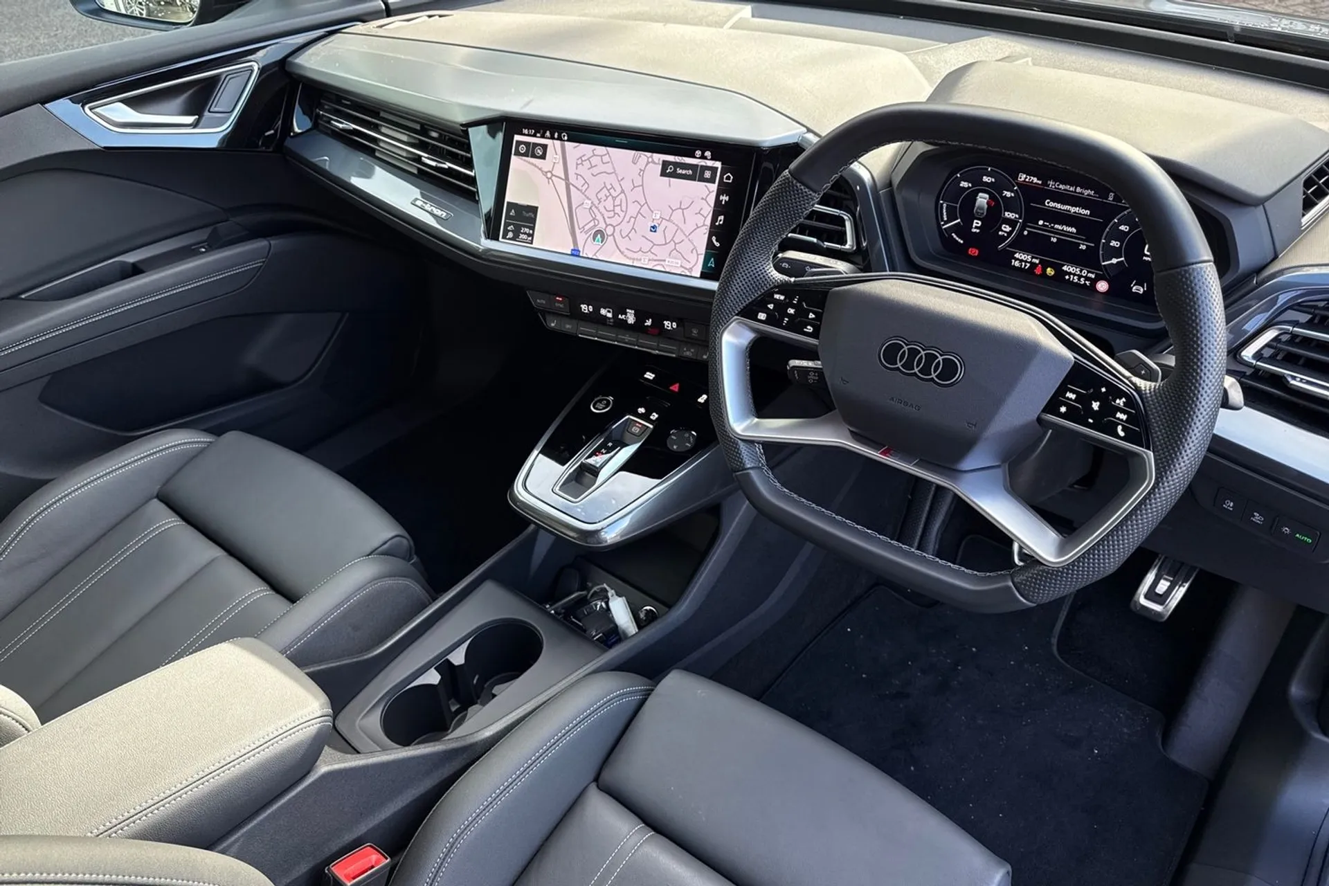 Audi Q4 thumbnail image number 26