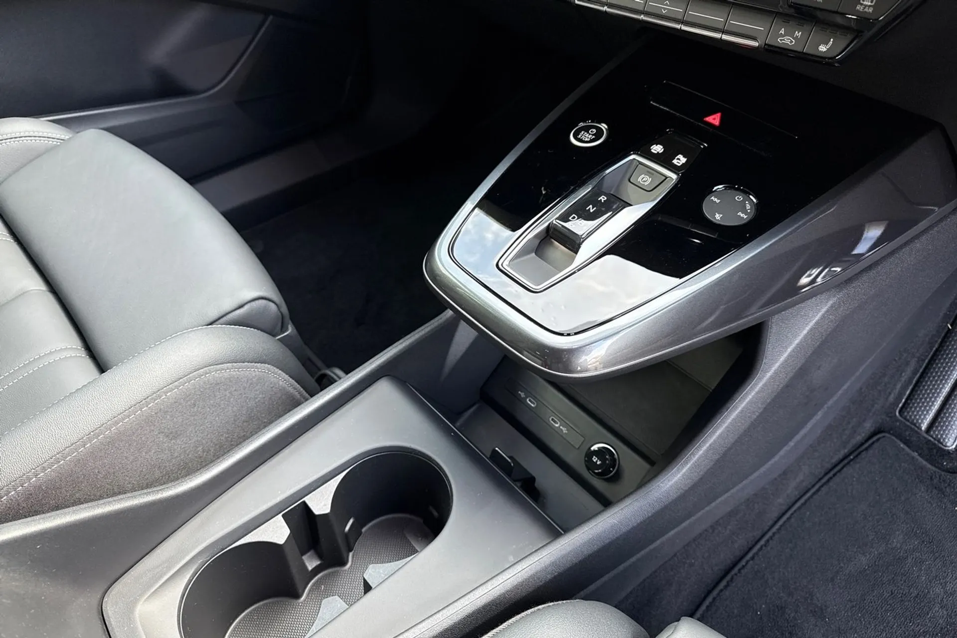 Audi Q4 thumbnail image number 43