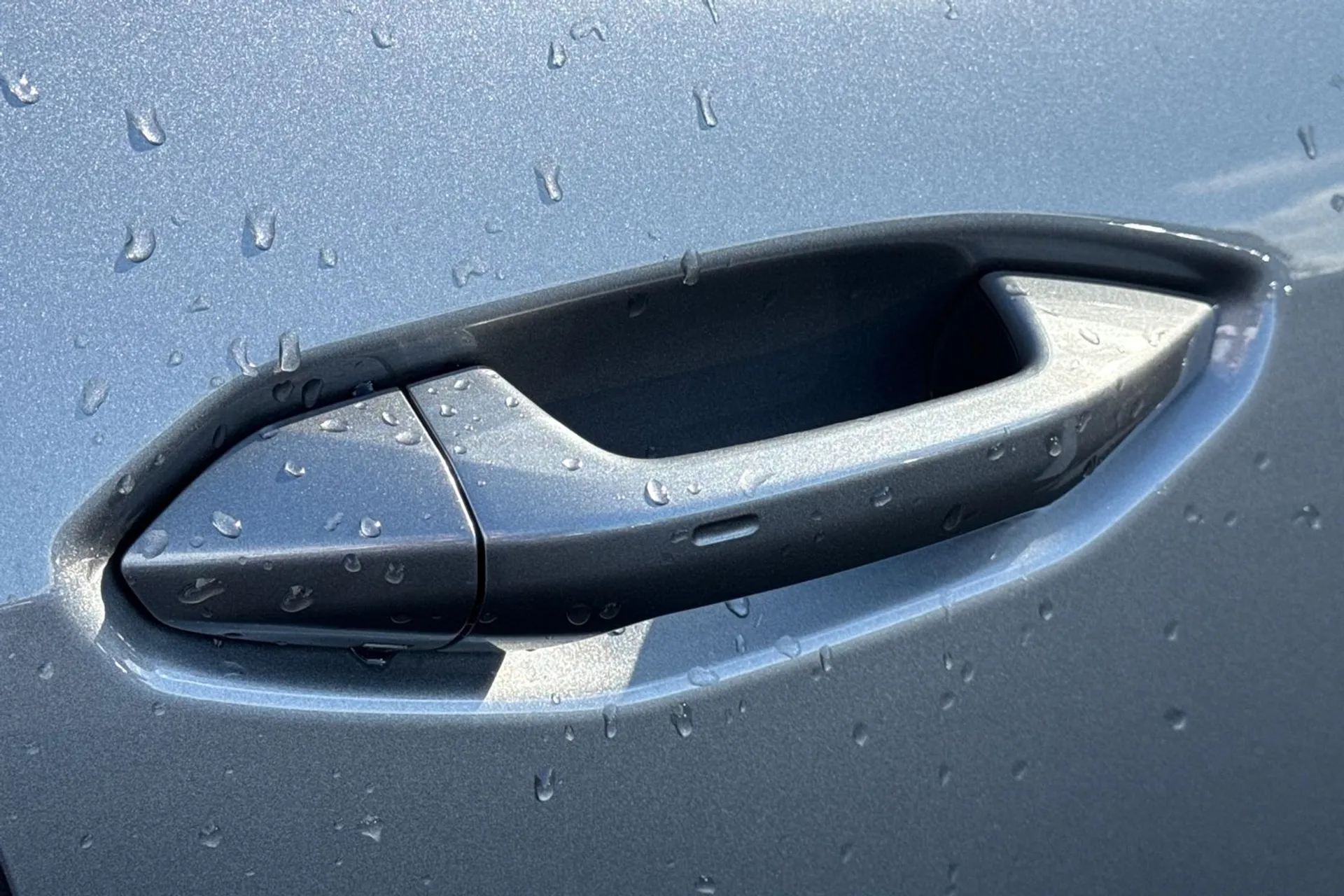 Audi Q4 thumbnail image number 16