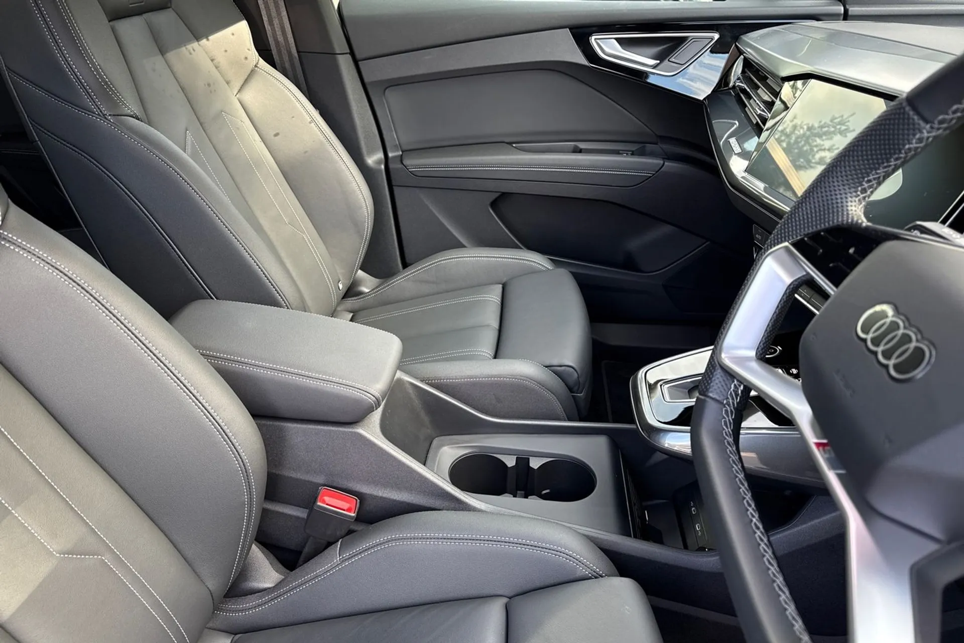 Audi Q4 thumbnail image number 41