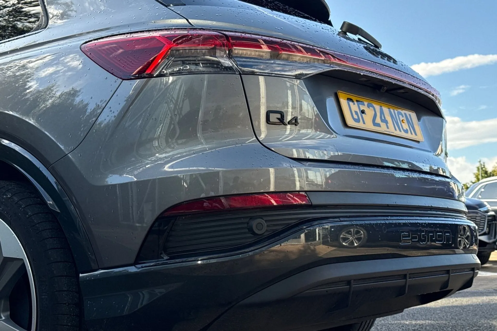 Audi Q4 thumbnail image number 17