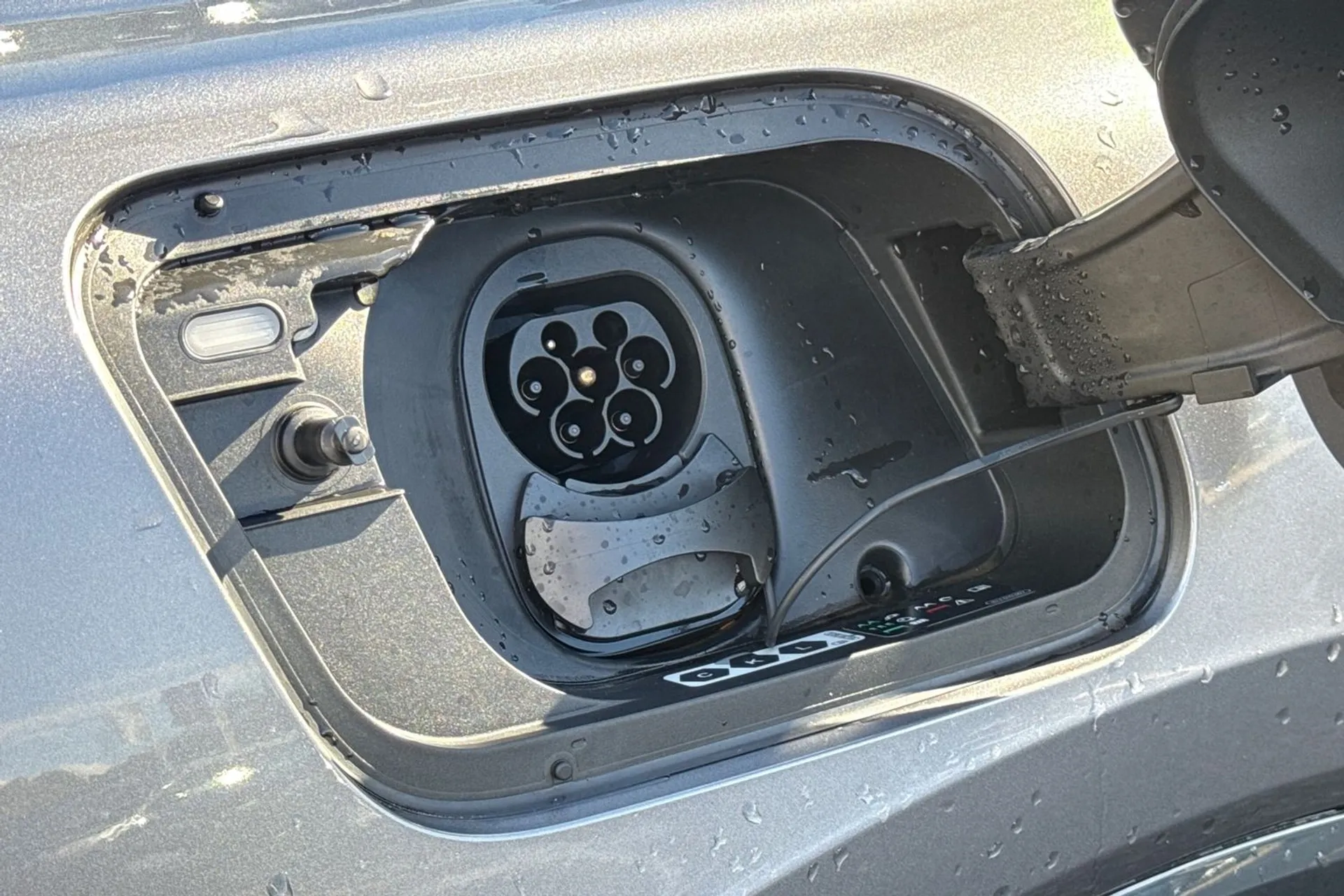 Audi Q4 thumbnail image number 18