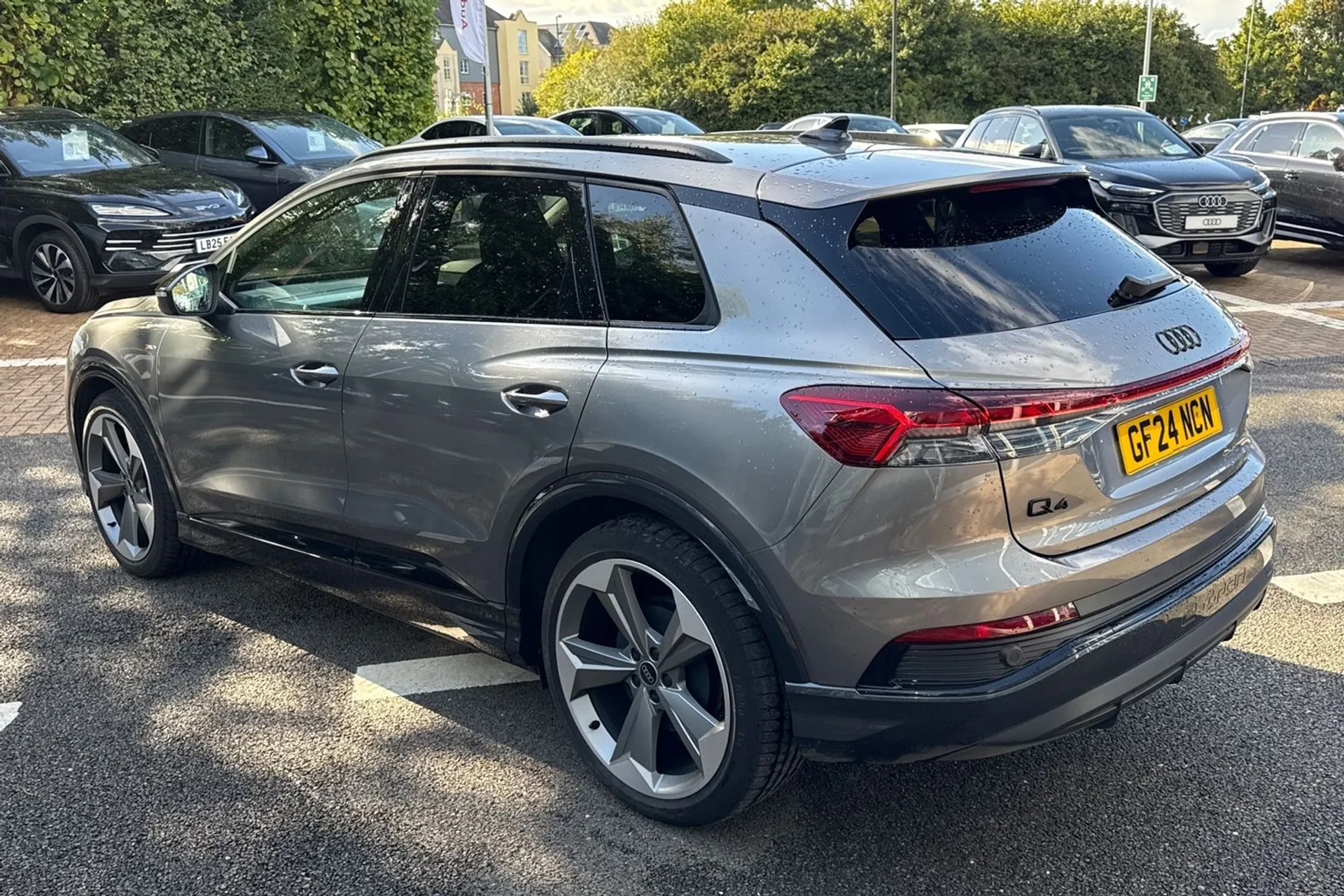 Audi Q4 thumbnail image number 9