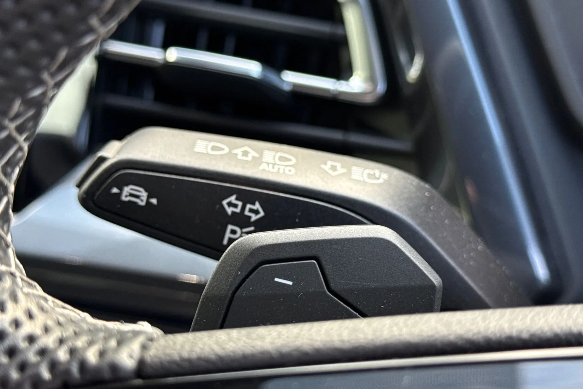 Audi Q4 thumbnail image number 63