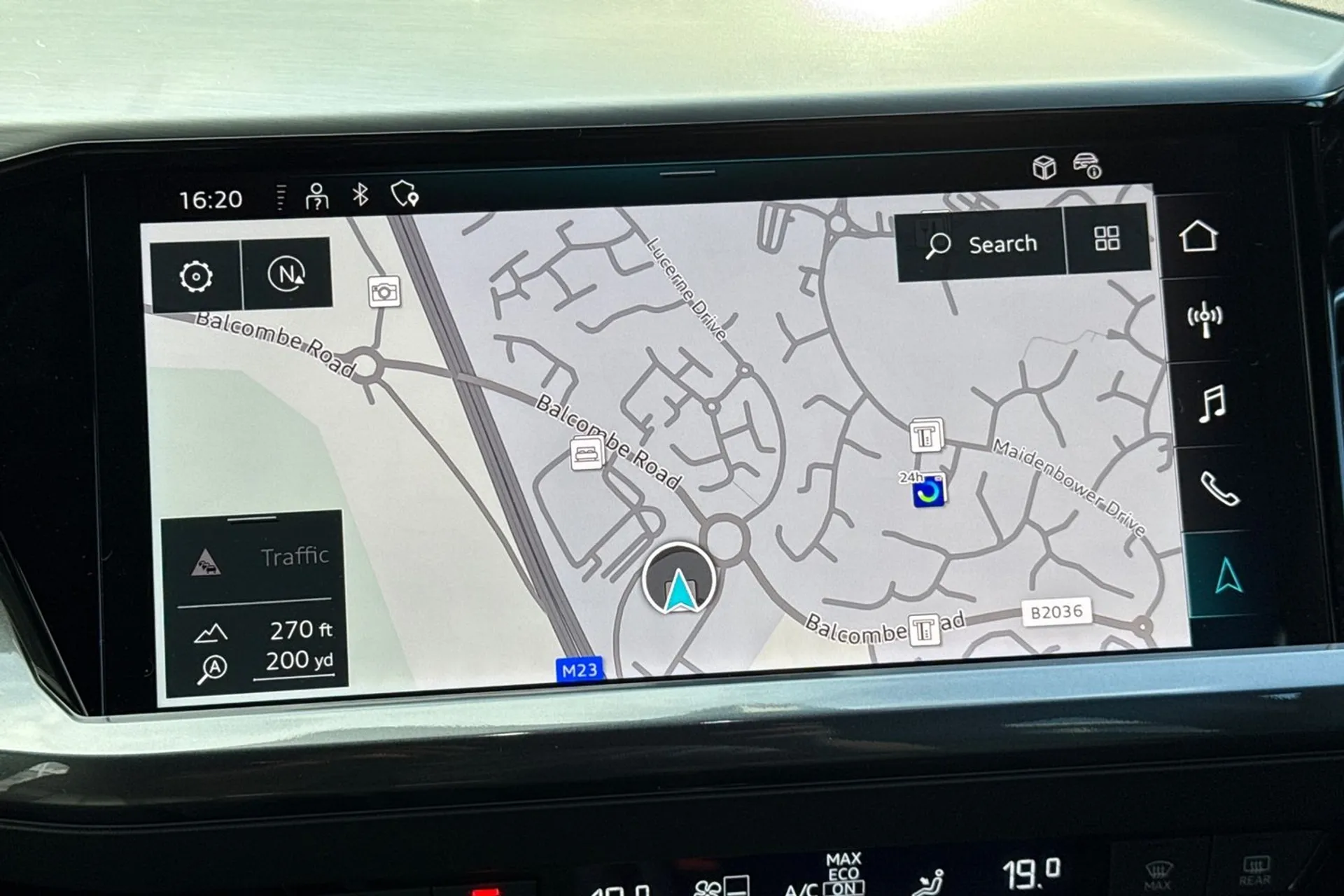 Audi Q4 thumbnail image number 3