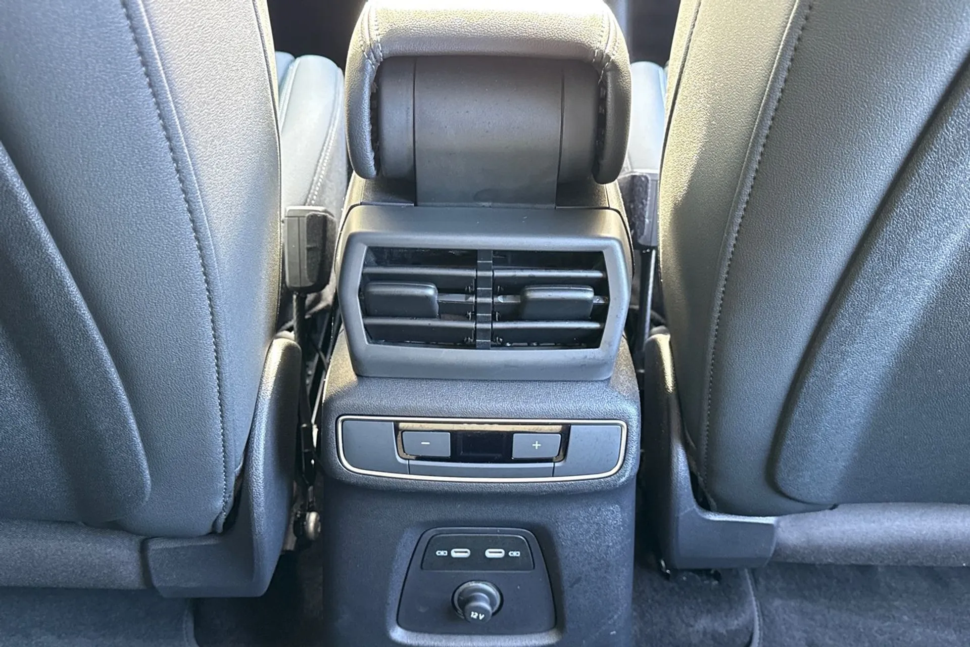 Audi Q4 thumbnail image number 47