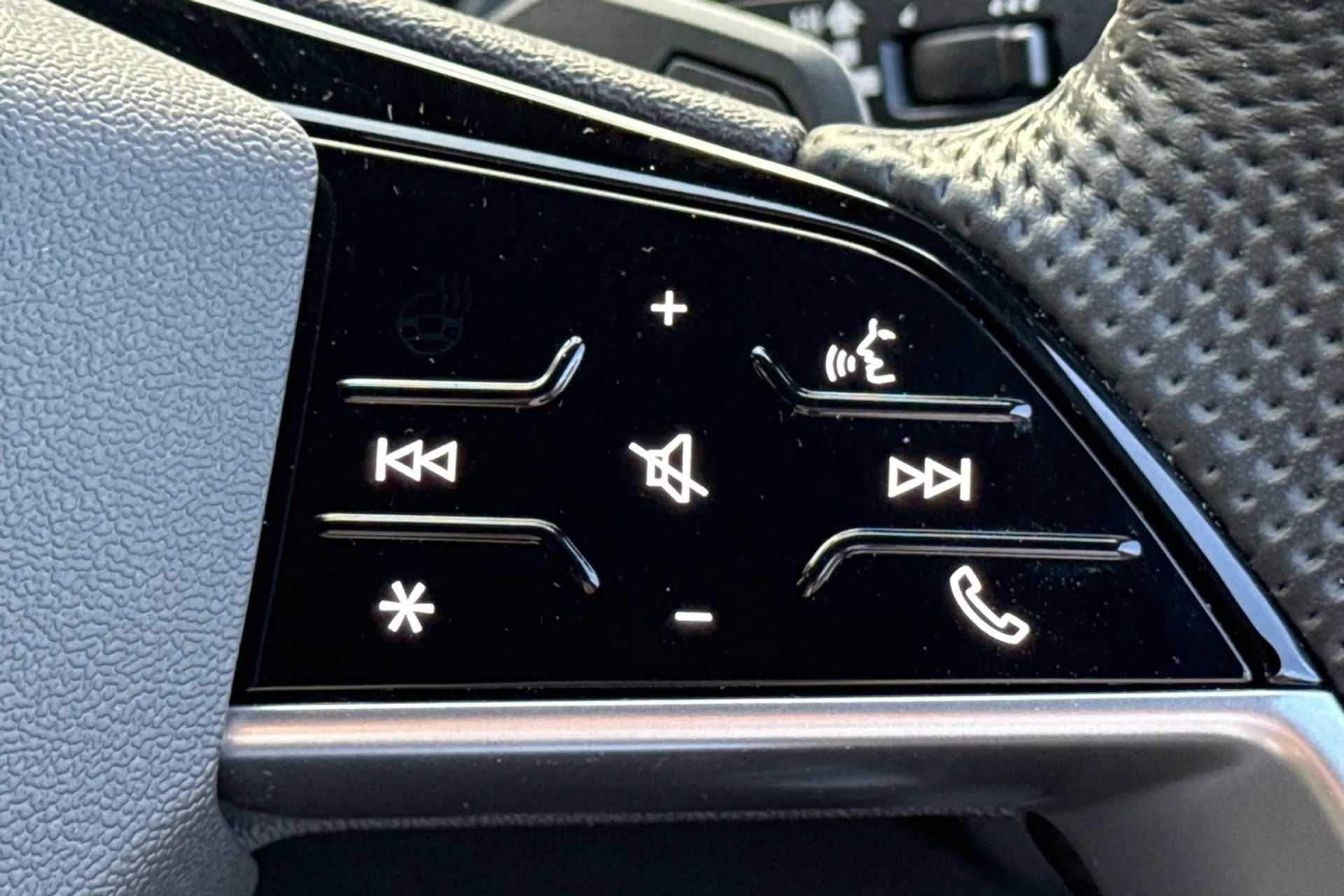 Audi Q4 thumbnail image number 38