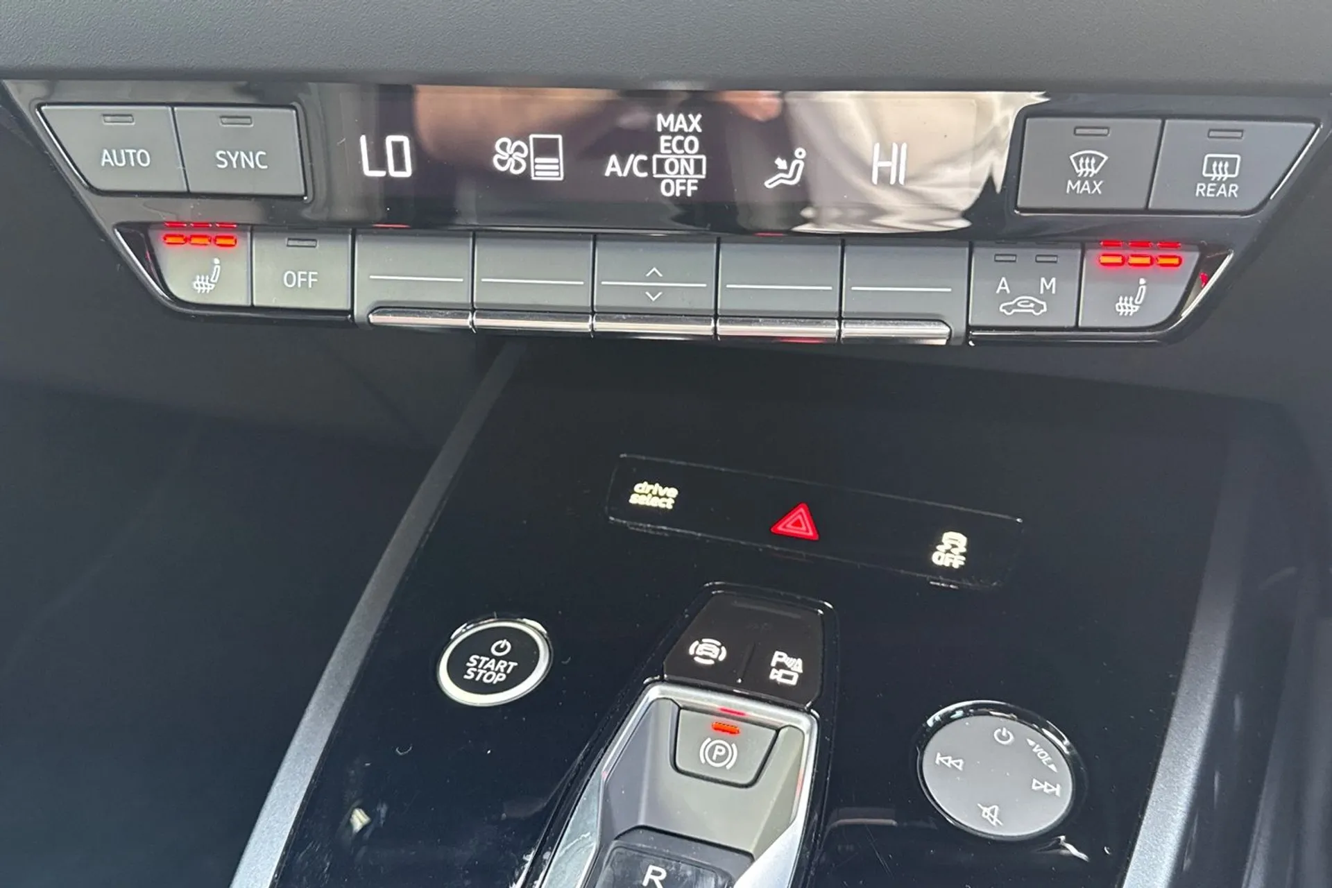 Audi Q4 thumbnail image number 39