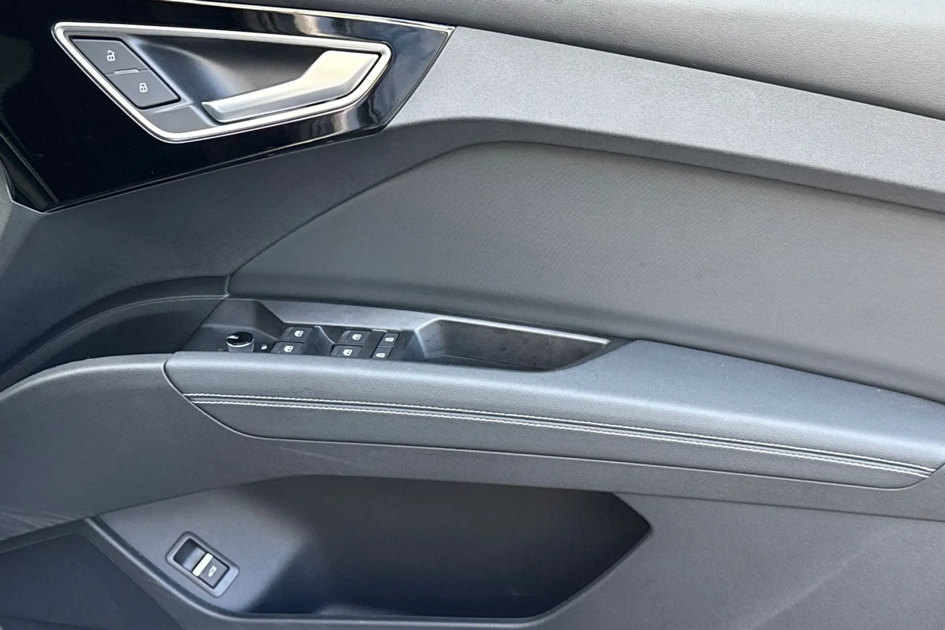 Audi Q4 thumbnail image number 40