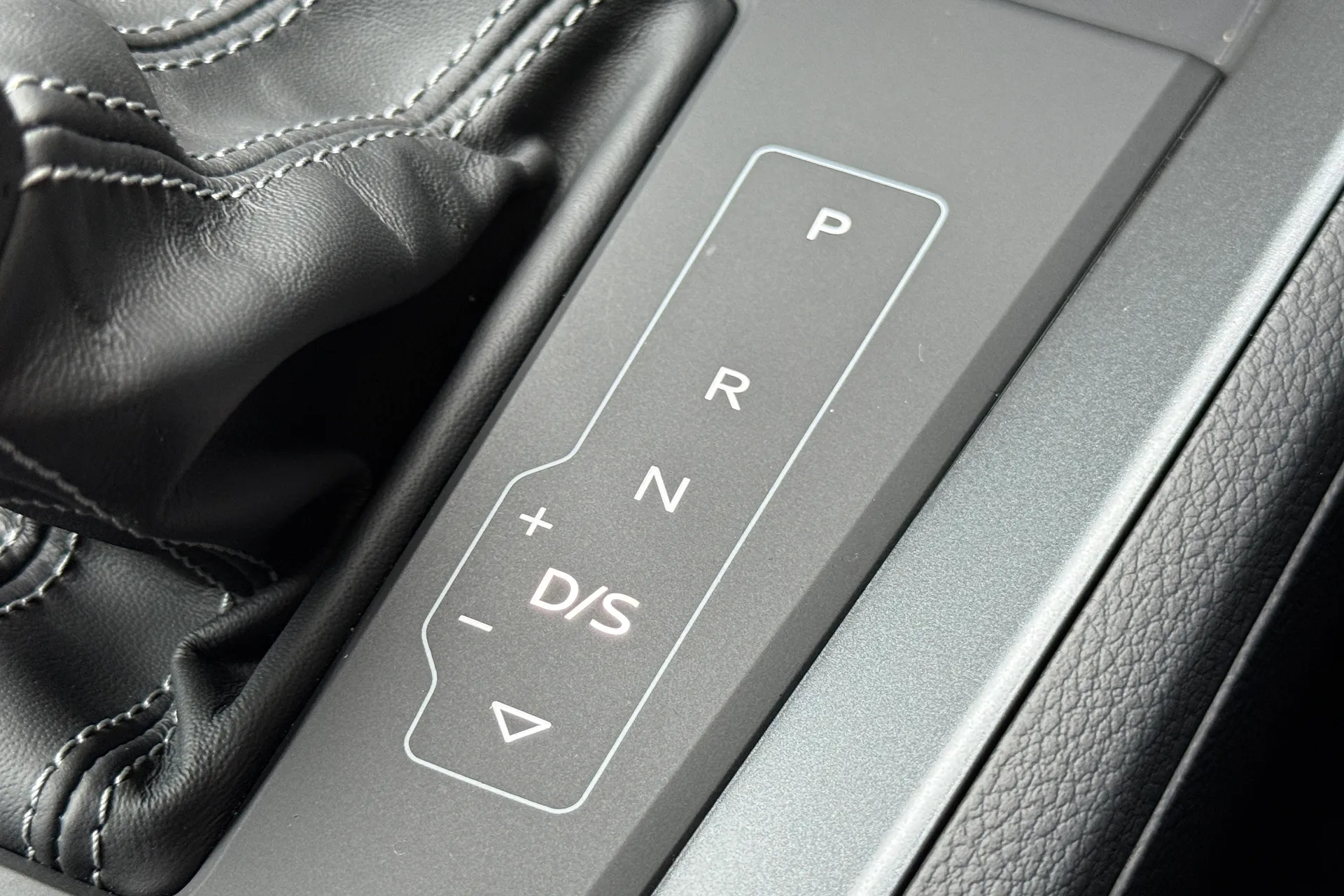 Audi Q3 thumbnail image number 54