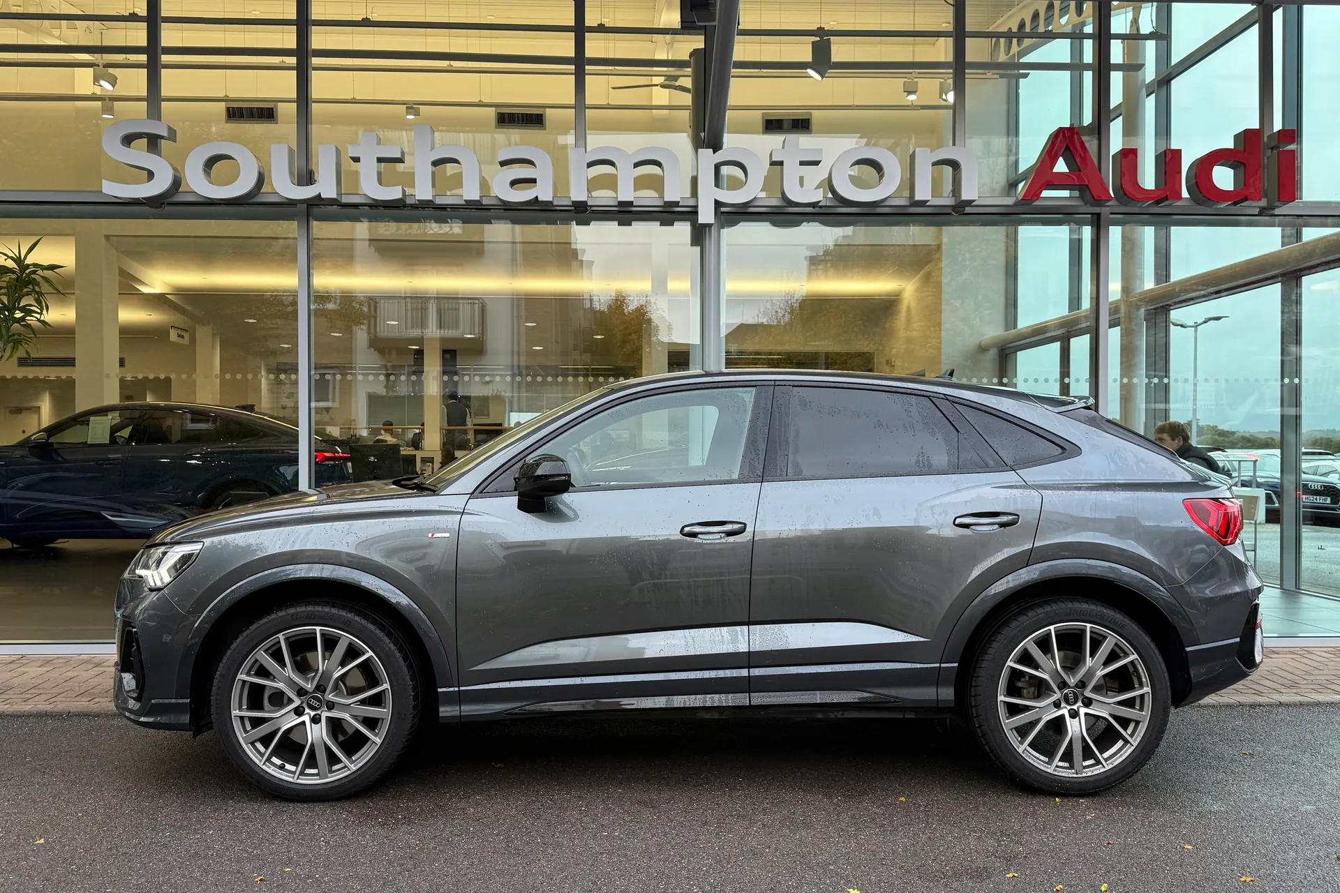 Audi Q3 thumbnail image number 41