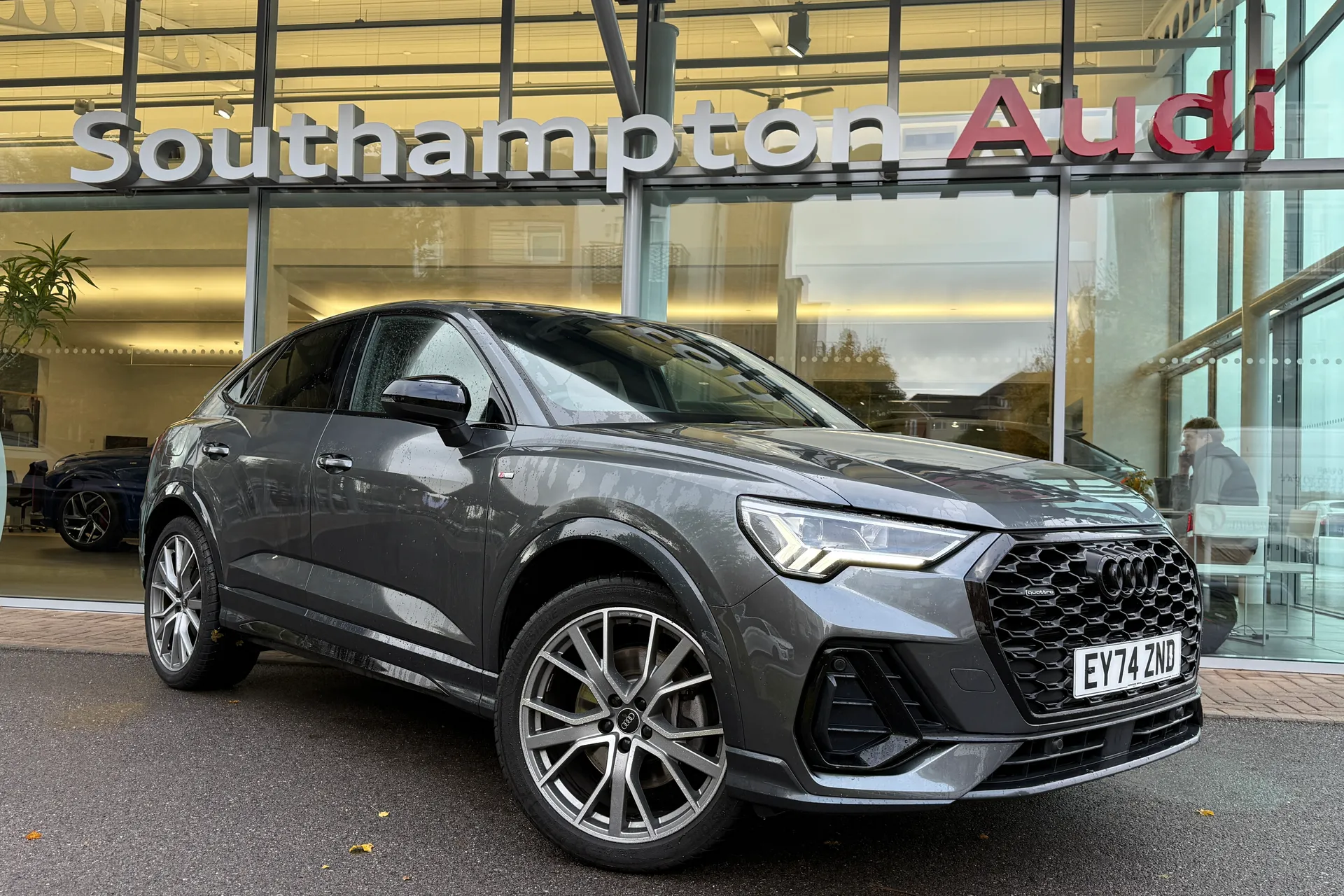 Audi Q3 thumbnail image number 39