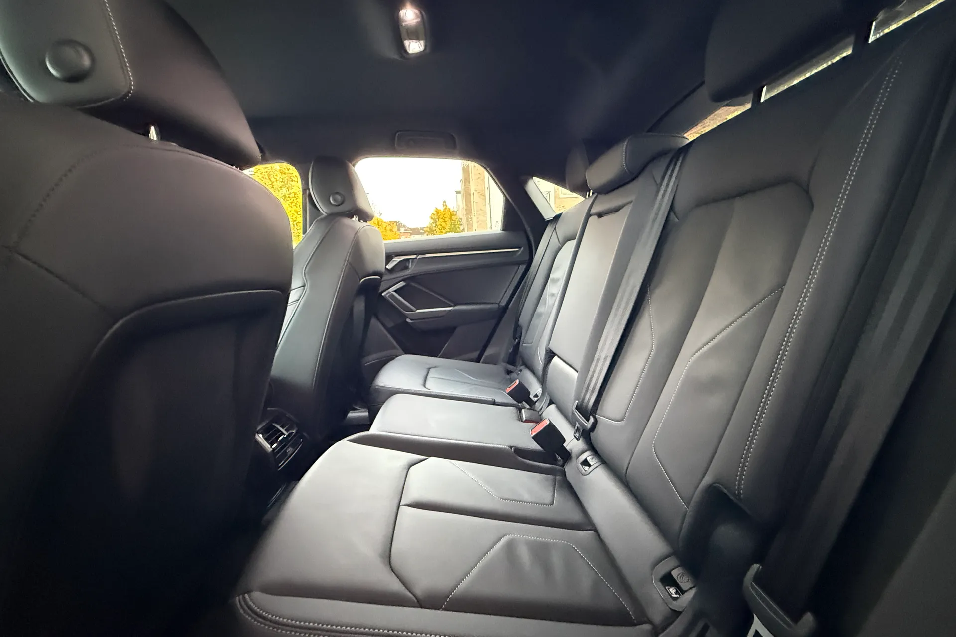 Audi Q3 thumbnail image number 34