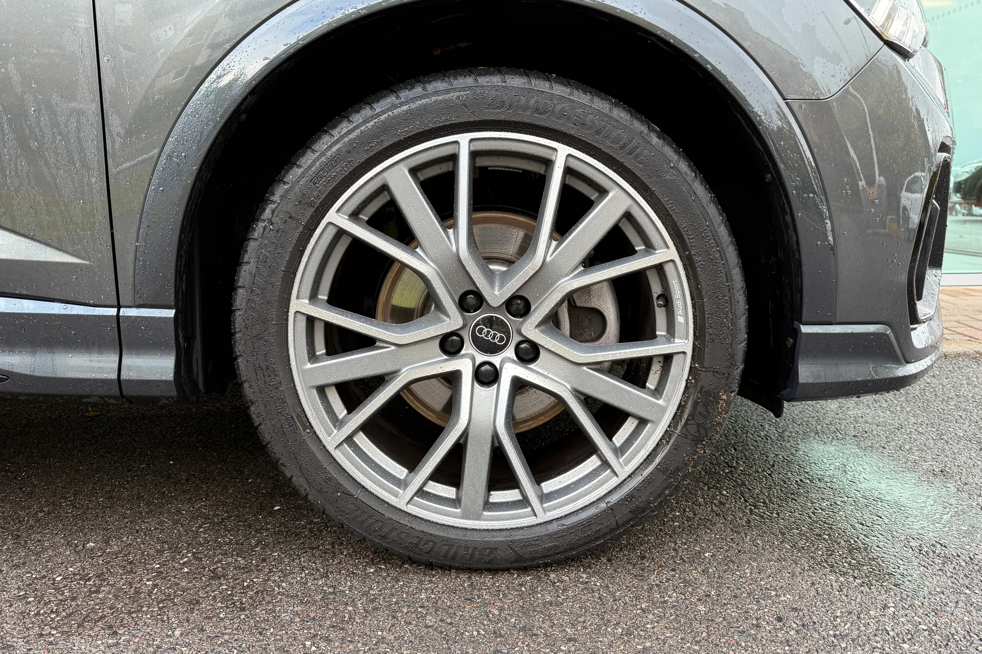 Audi Q3 thumbnail image number 9