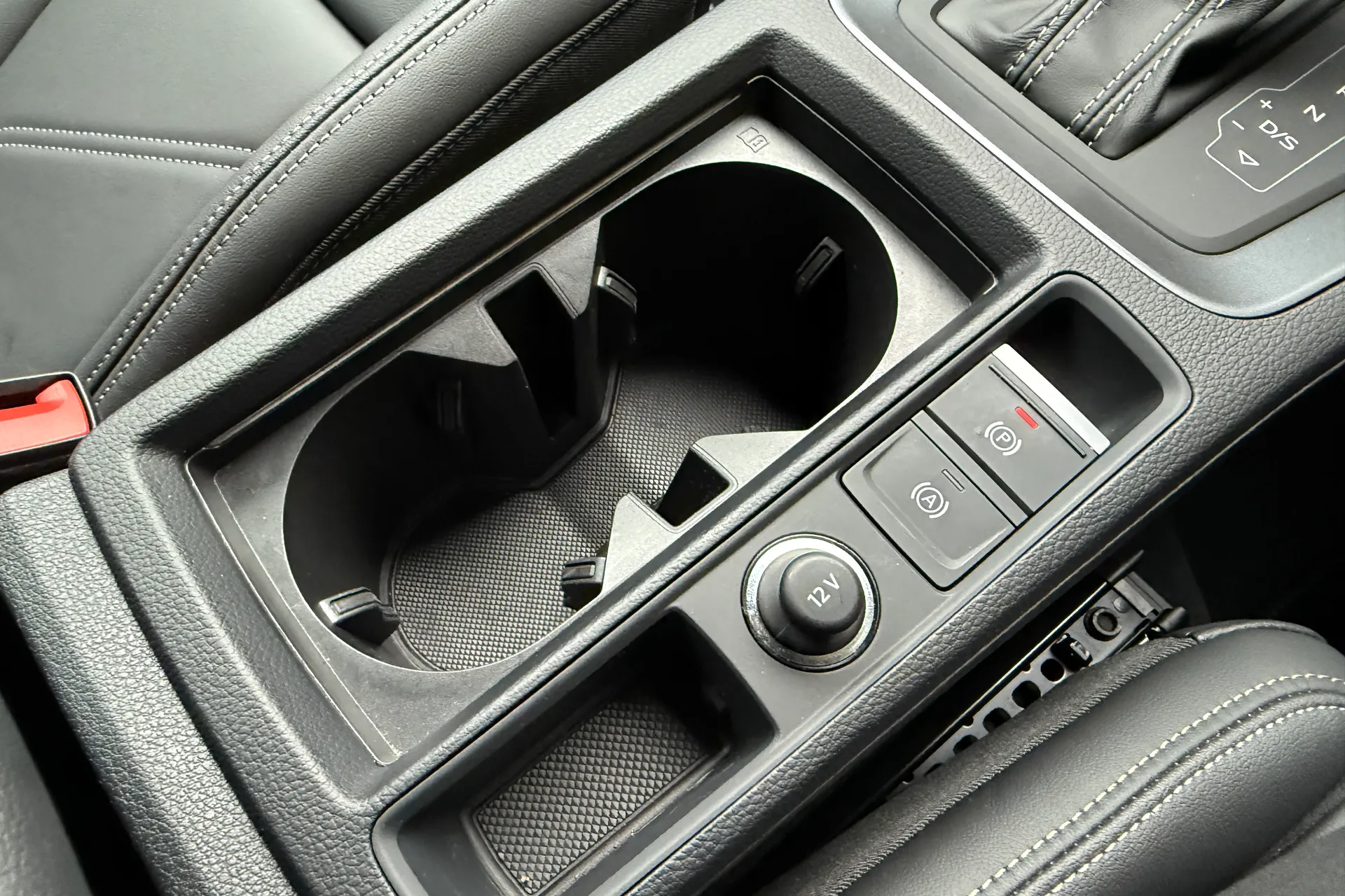 Audi Q3 thumbnail image number 57