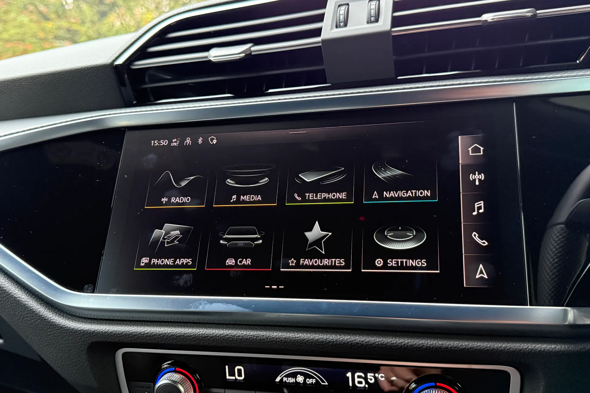 Audi Q3 thumbnail image number 45