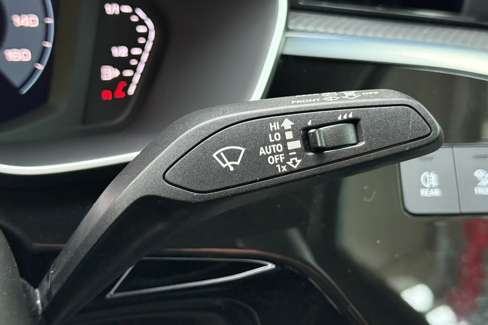 Audi Q3 thumbnail image number 70