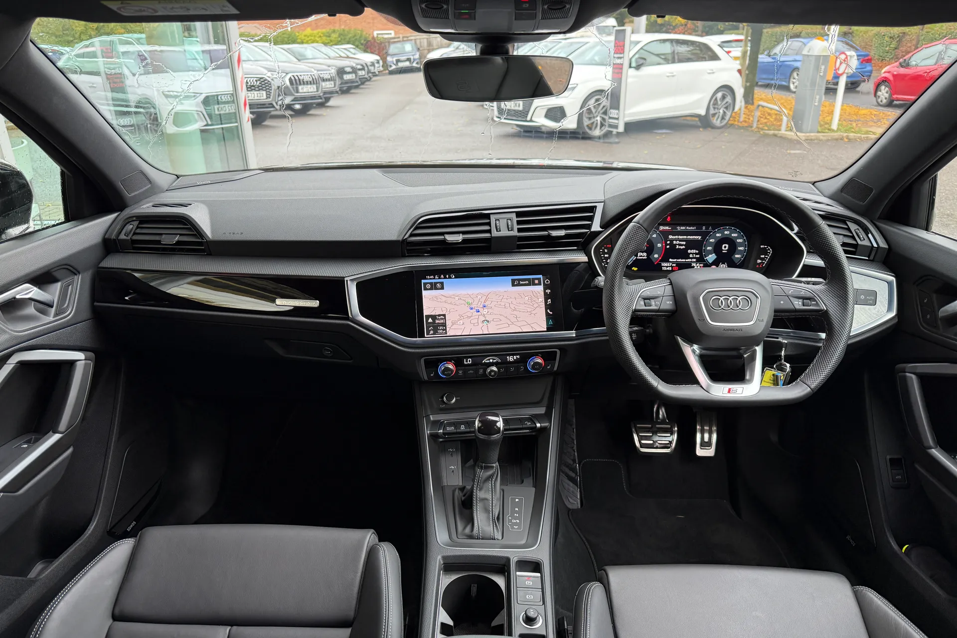 Audi Q3 thumbnail image number 3