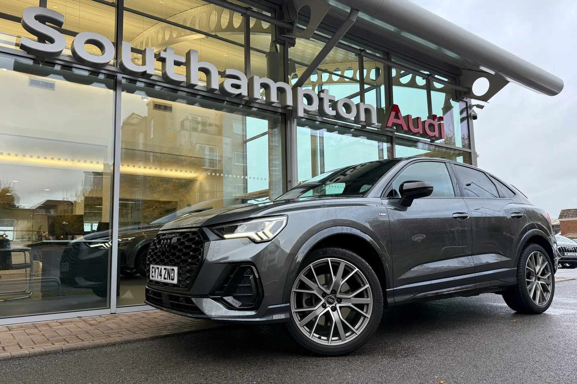 Audi Q3 thumbnail image number 43