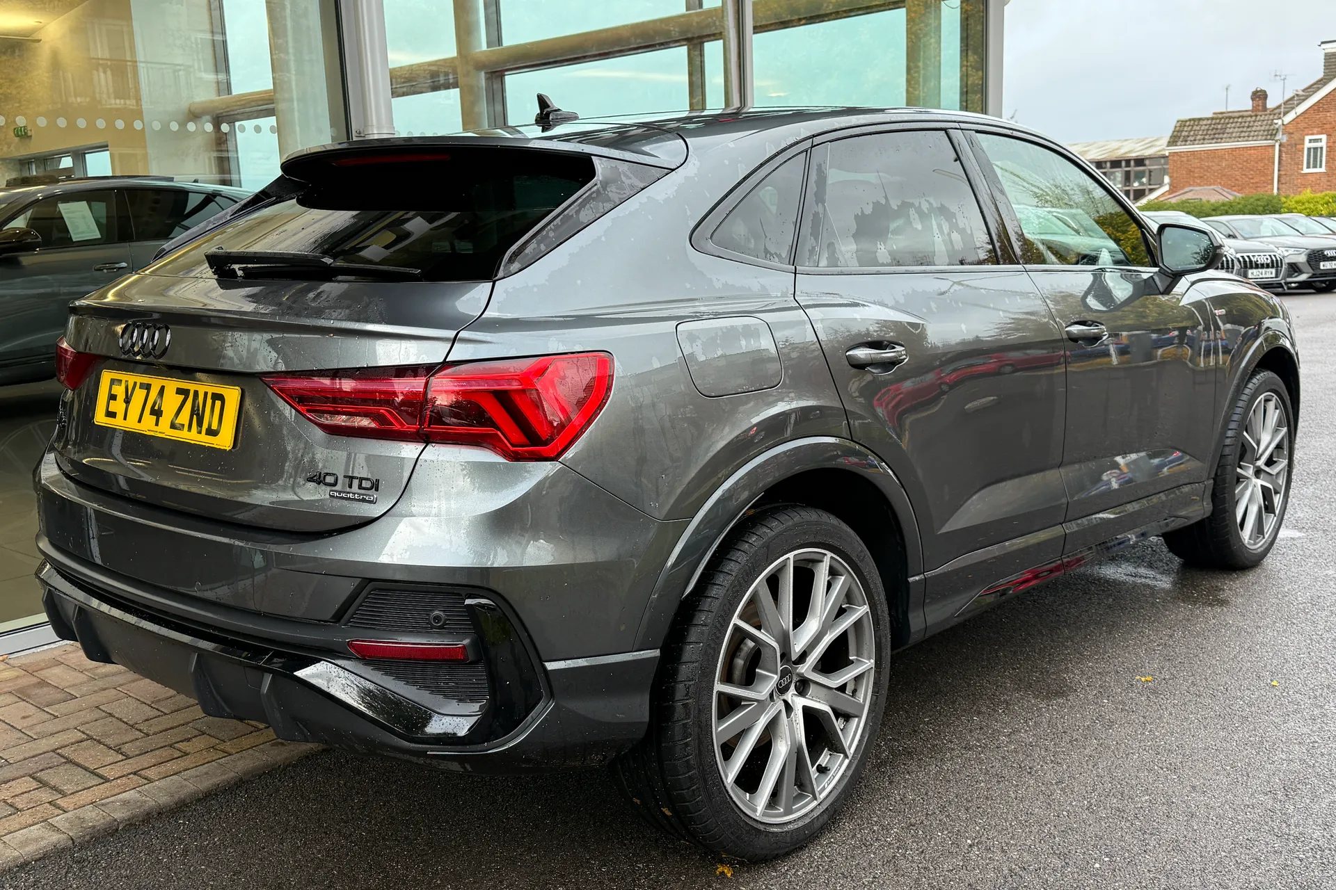 Audi Q3 thumbnail image number 19