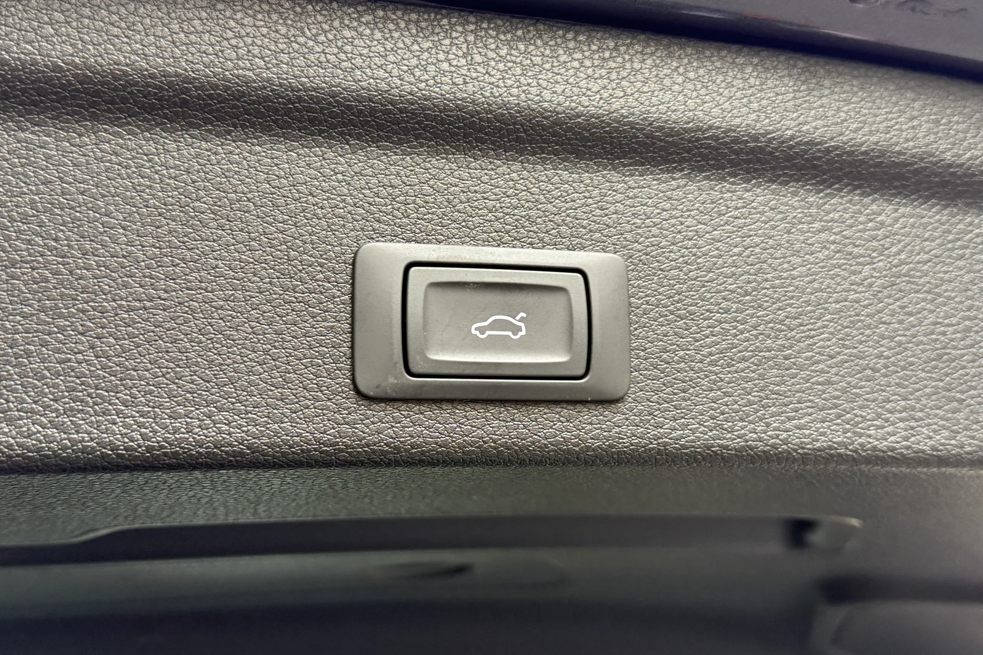 Audi Q3 thumbnail image number 26