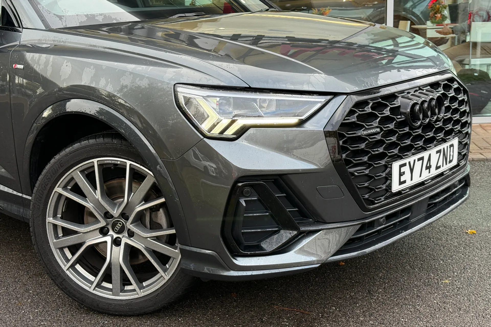 Audi Q3 thumbnail image number 38