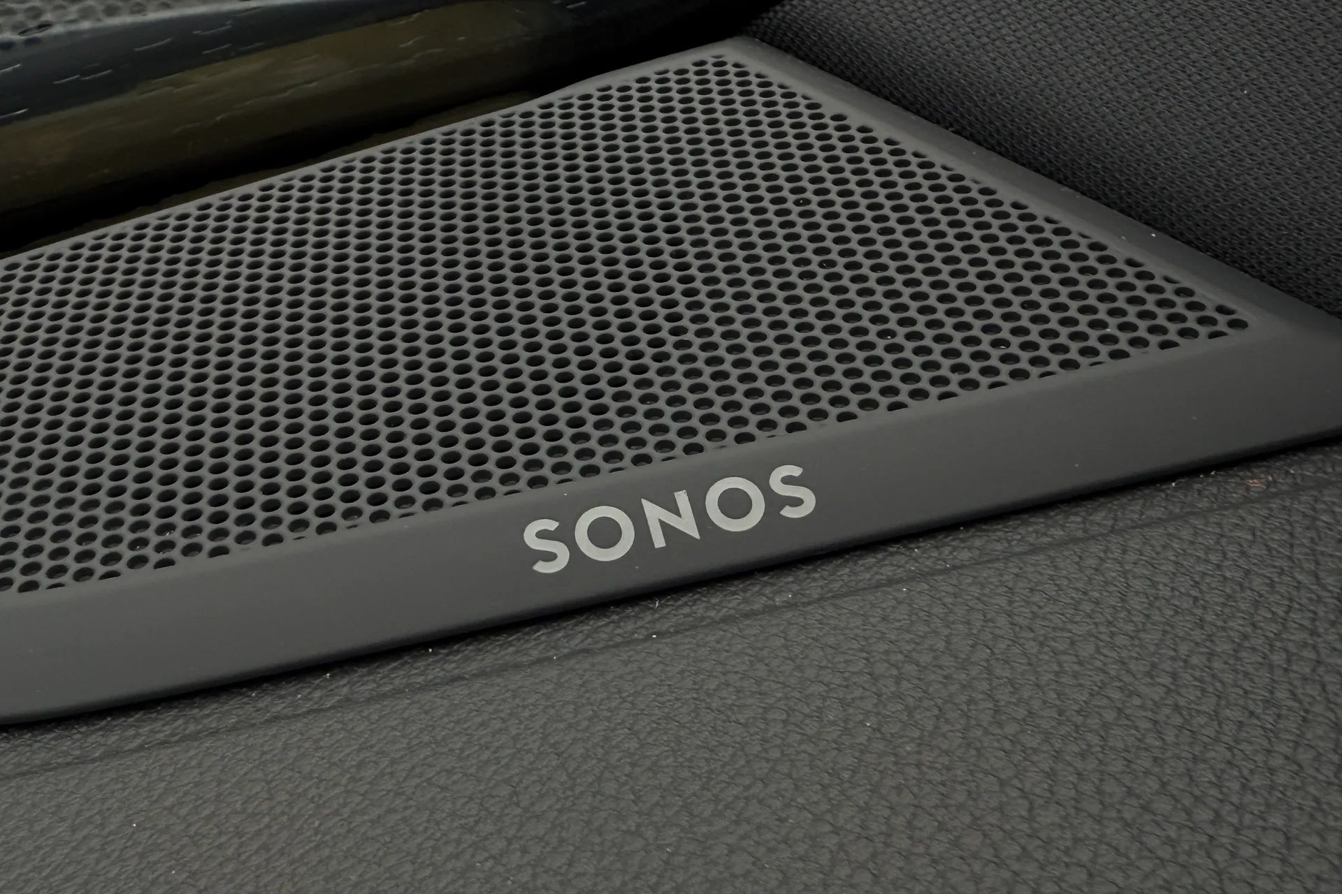 Audi Q3 thumbnail image number 6