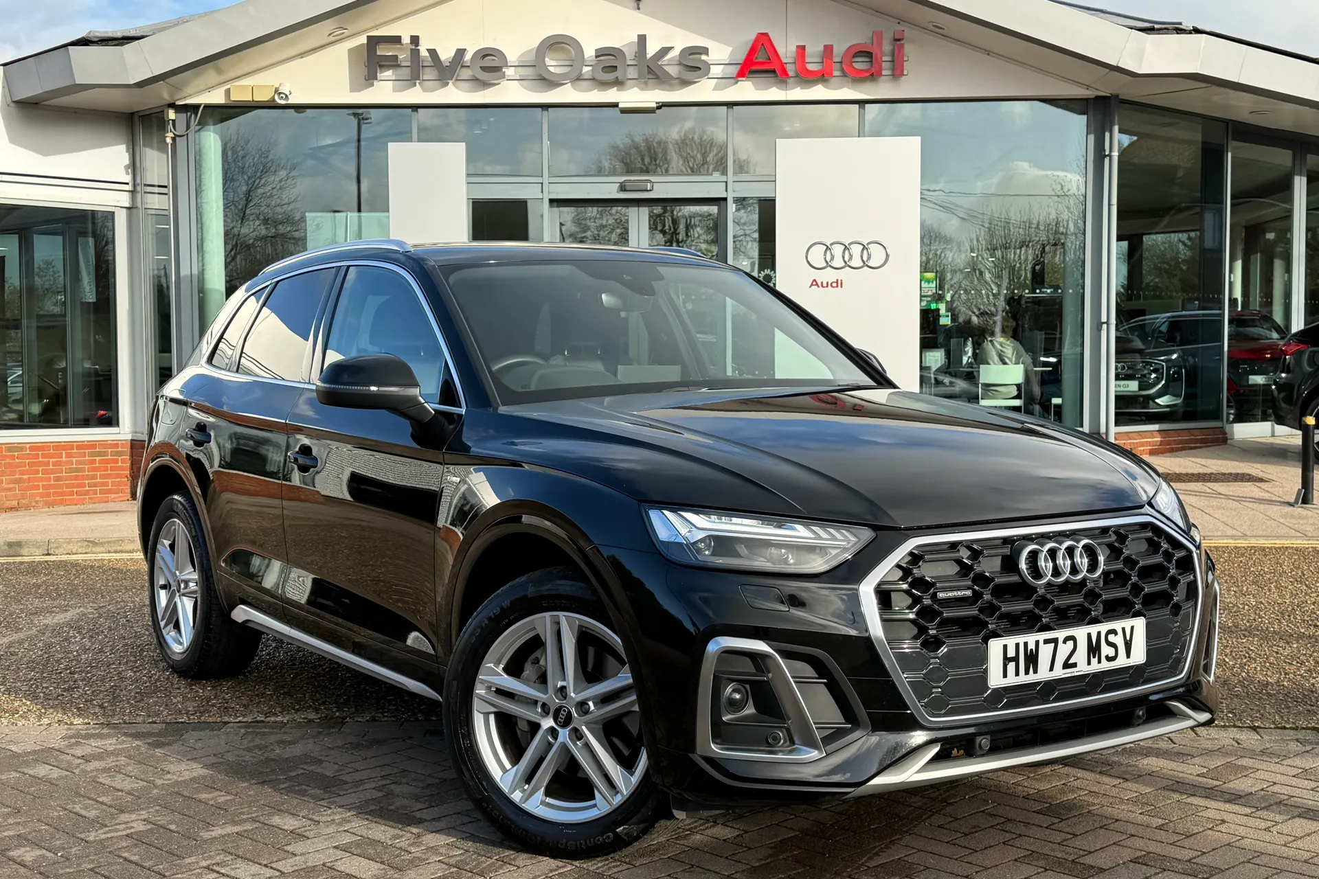 Audi Q5 focused image