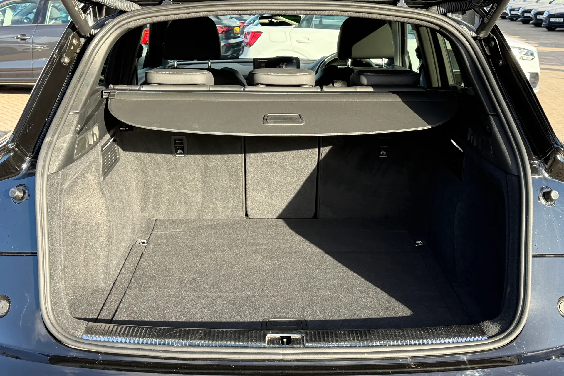 Audi Q5 thumbnail image number 30