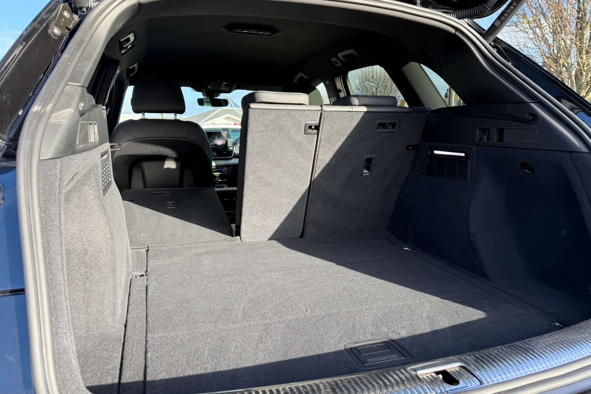 Audi Q5 thumbnail image number 31