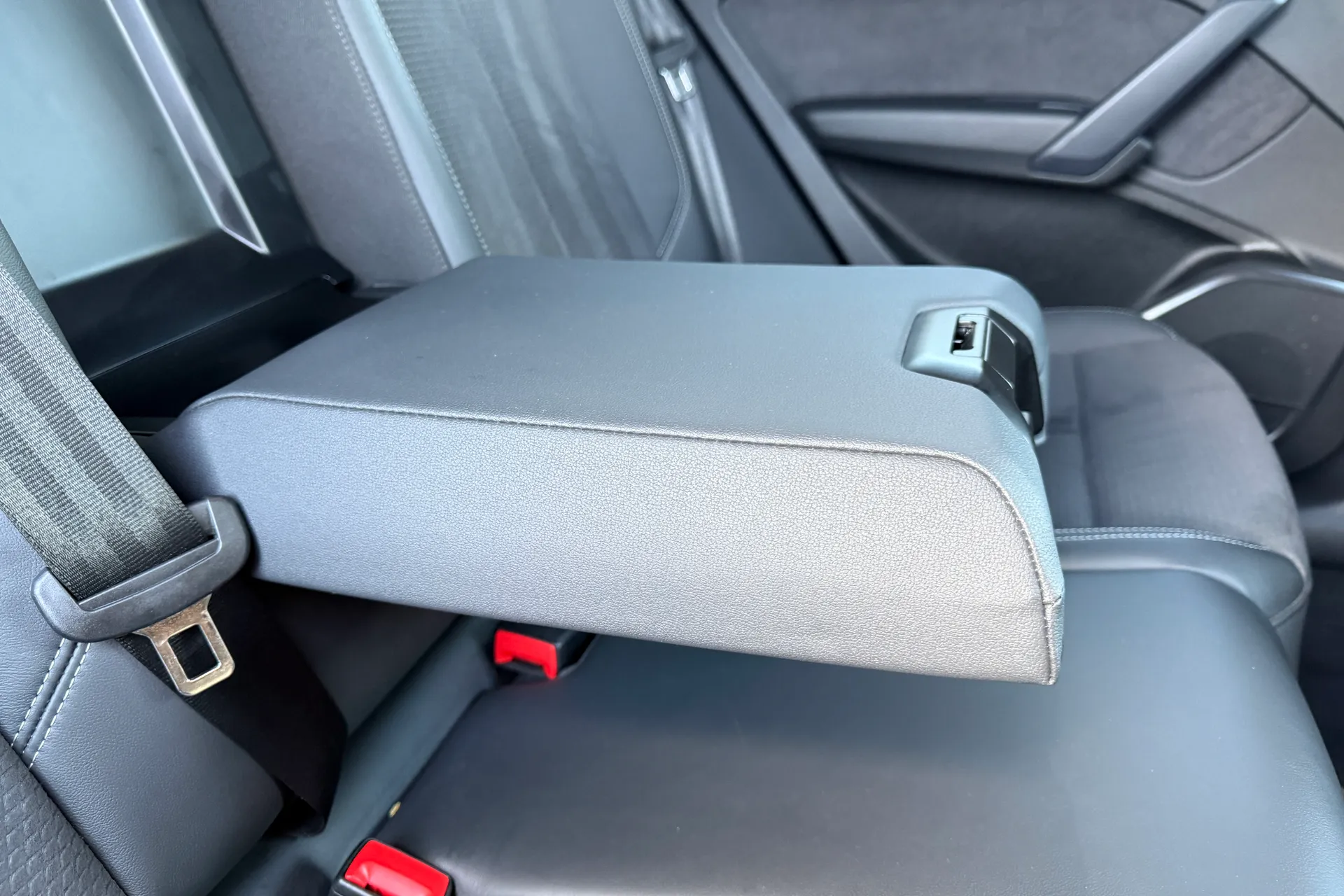 Audi Q5 thumbnail image number 41