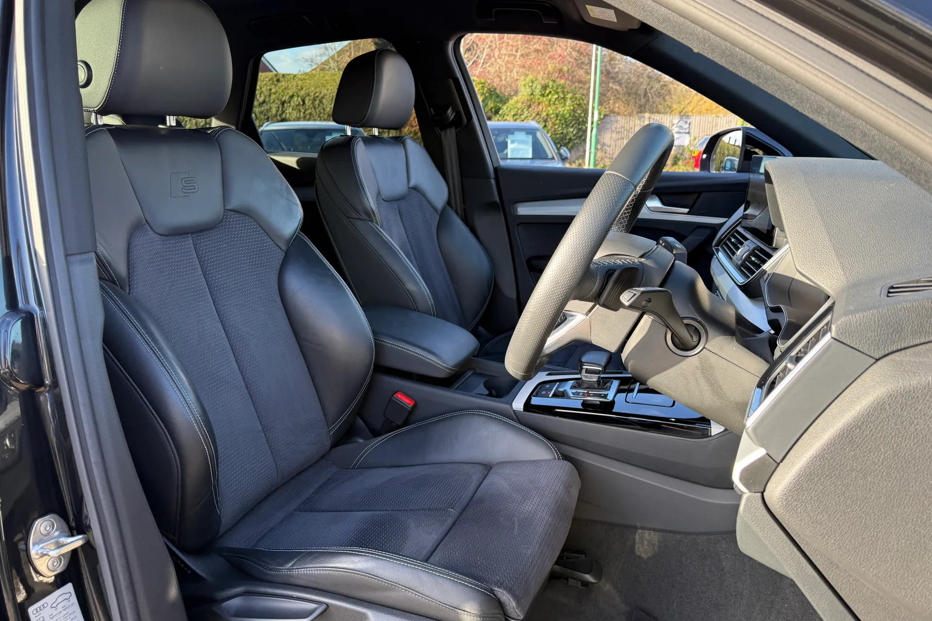 Audi Q5 thumbnail image number 23