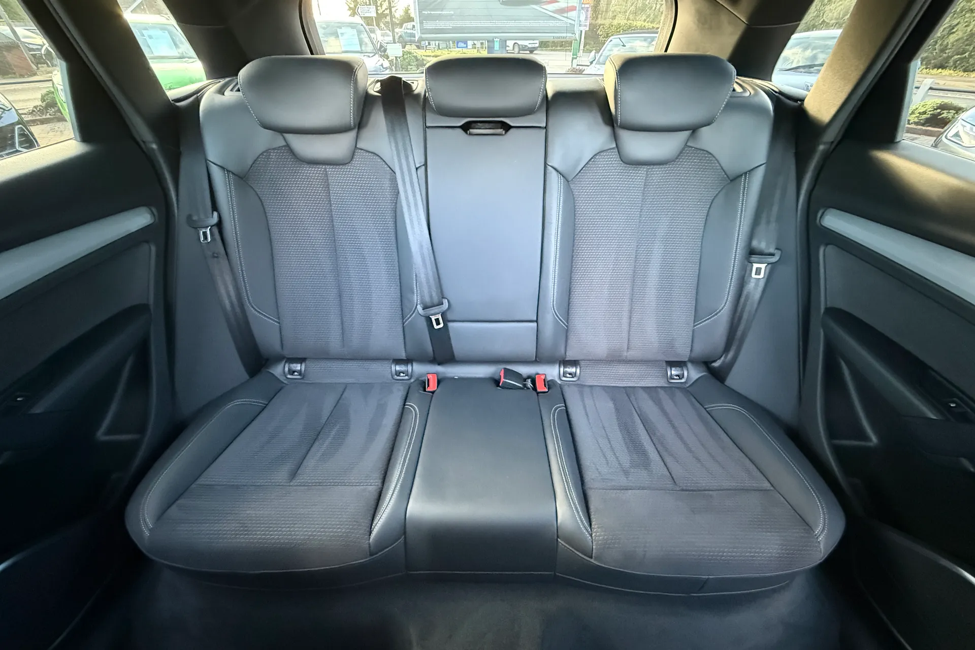 Audi Q5 thumbnail image number 33